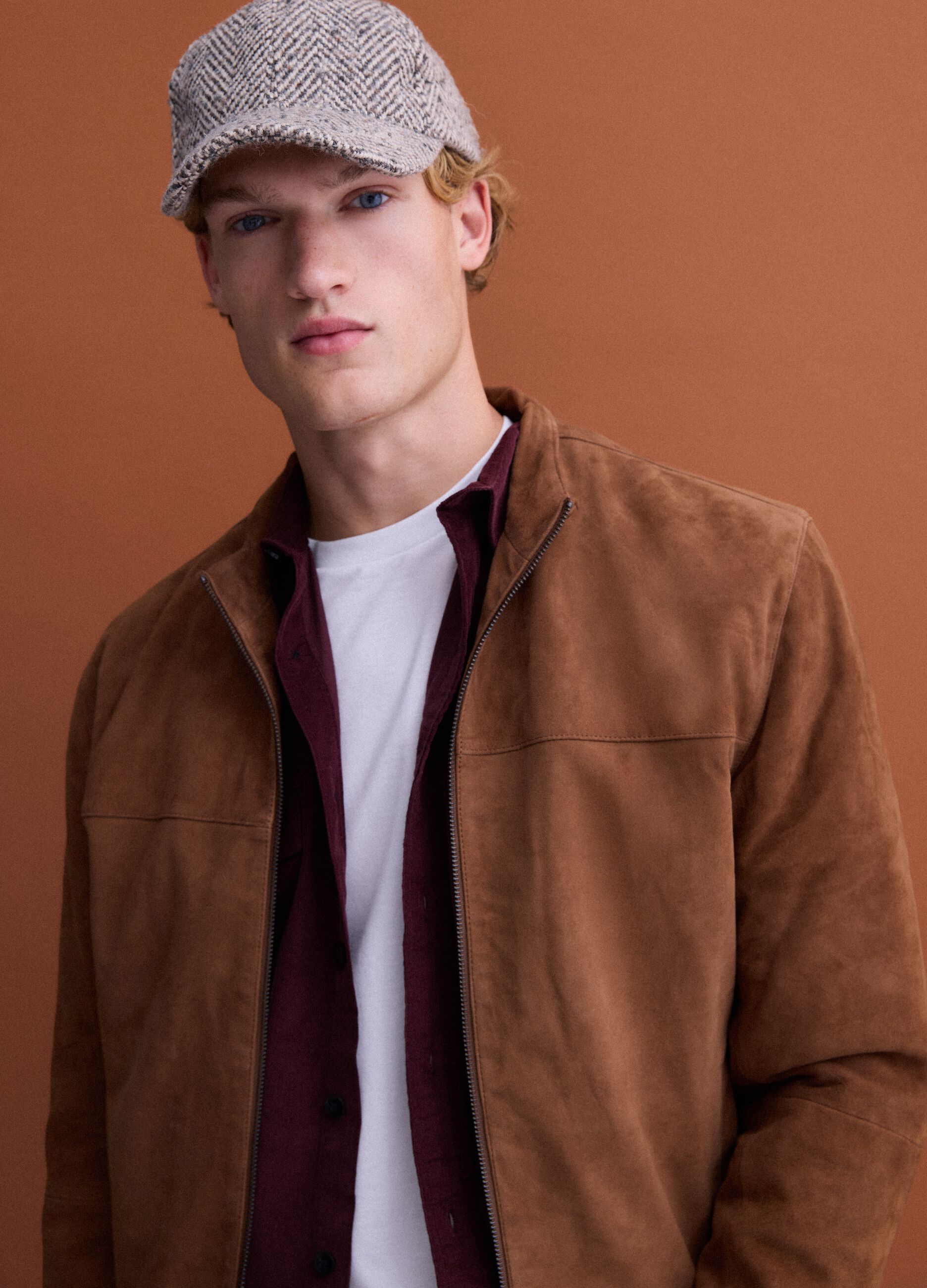 Brown genuine leather jacket with zip, regular fit