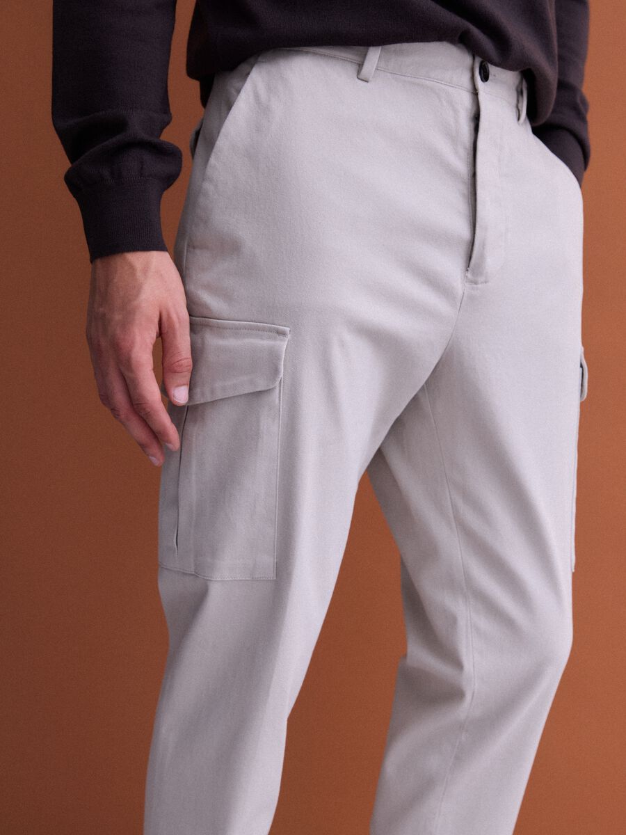 Grey comfort-fit stretch cotton twill cargo trousers_2