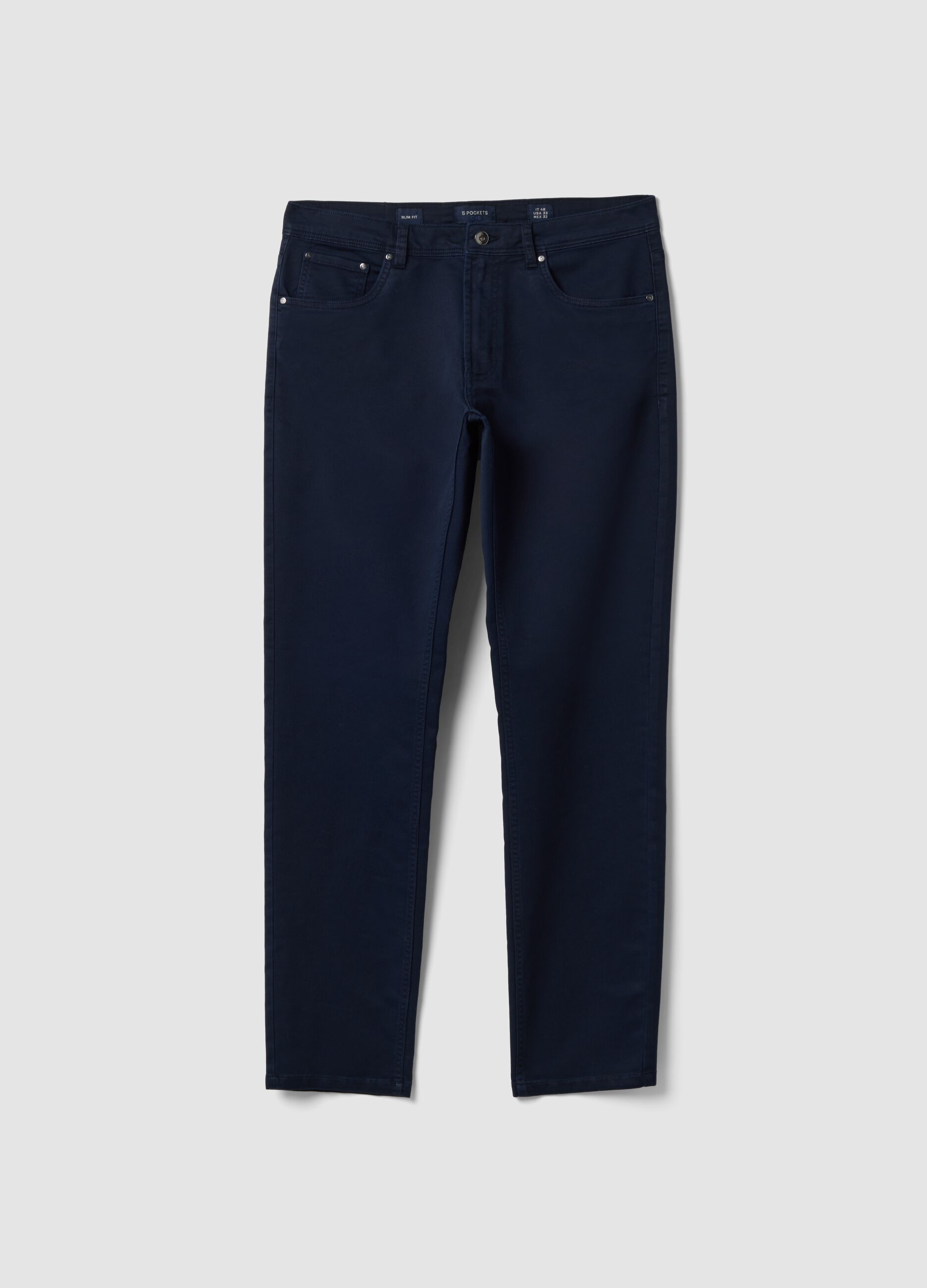 بنطال أخضر بقصّة Slim Fit من قطن دوبّي مطاطي