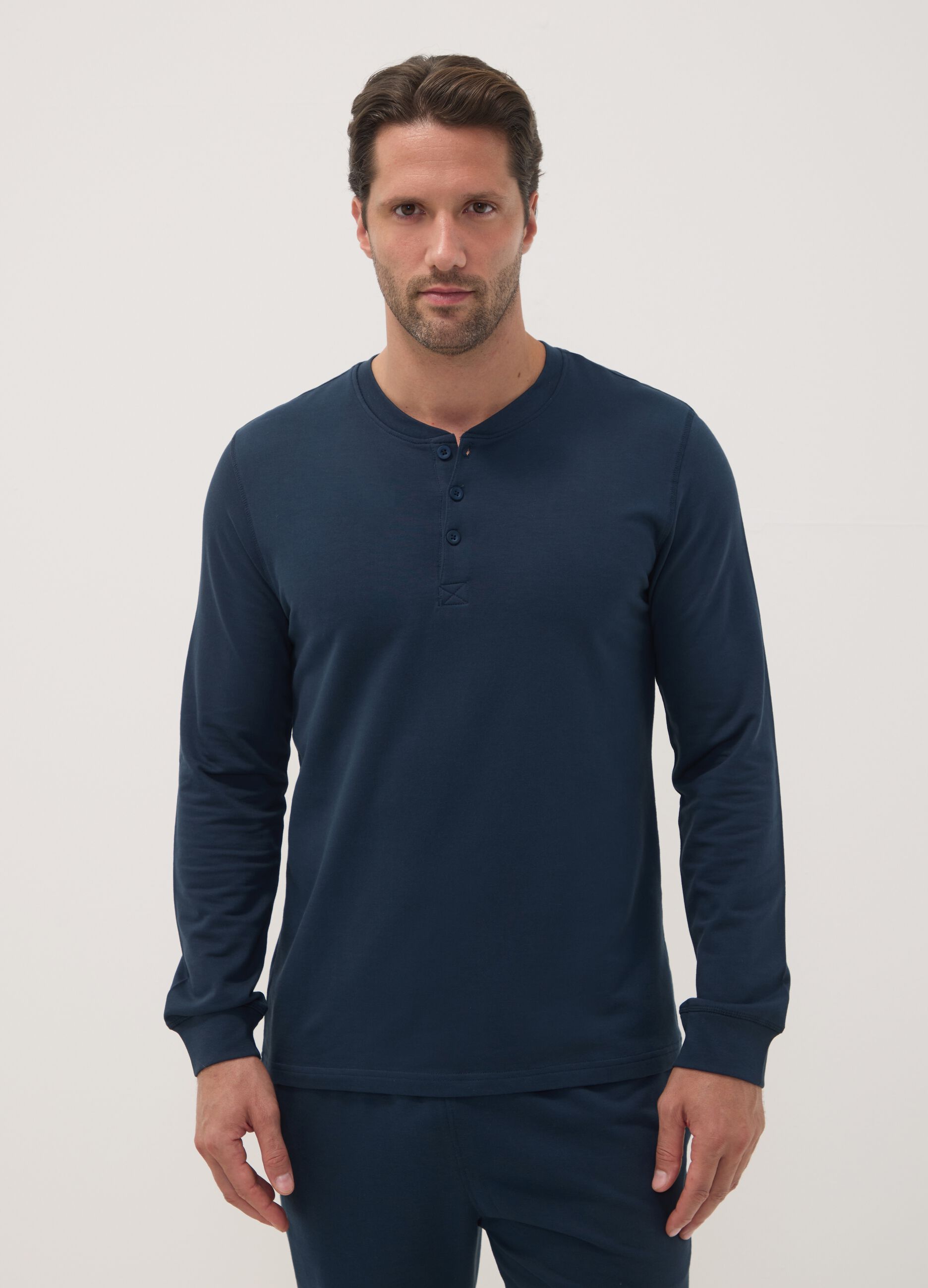 Pigiama blu in puro cotone con scollo serafino