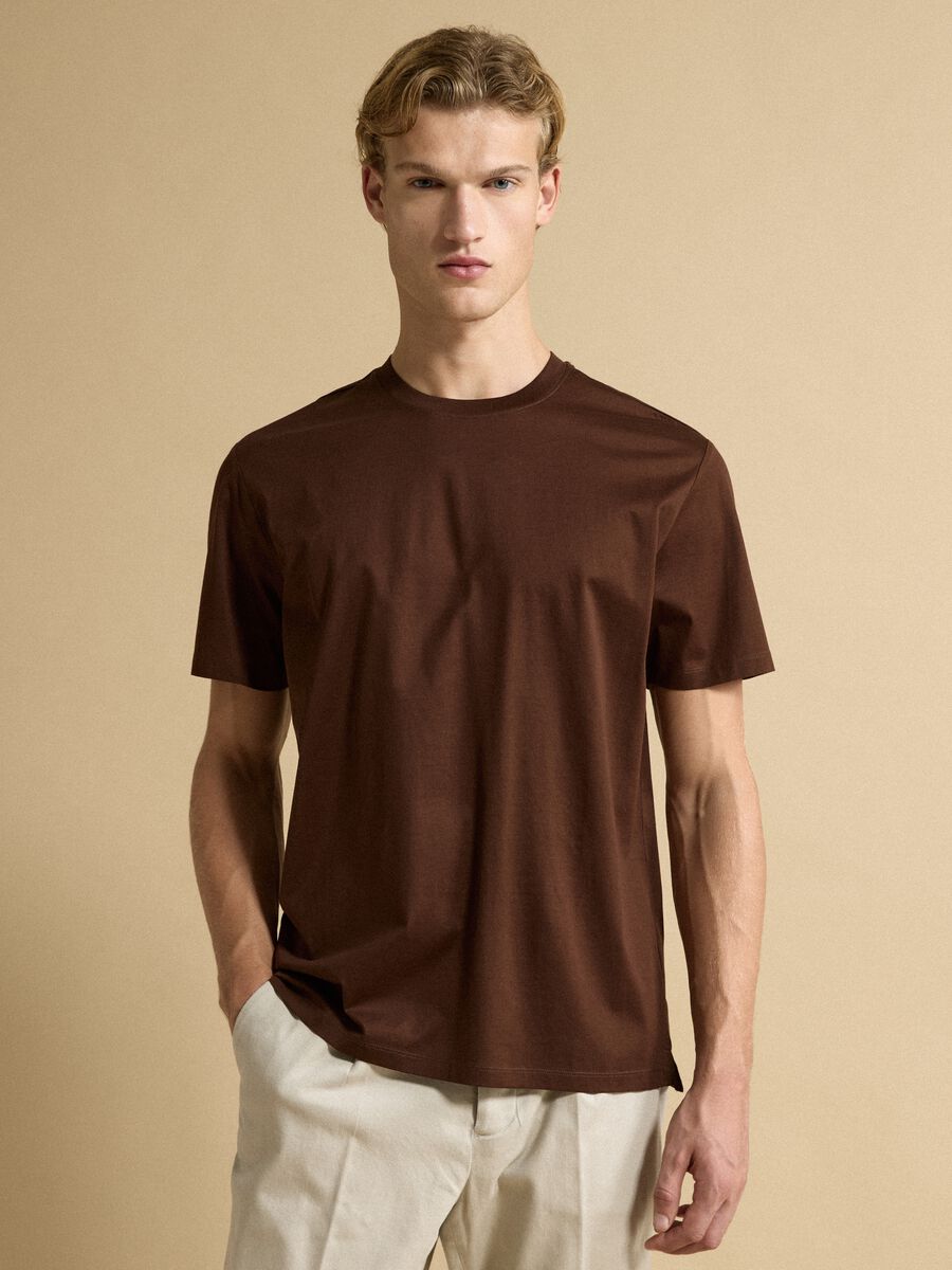 Brown pure cotton jersey T-shirt with relaxed fit crew neck_0