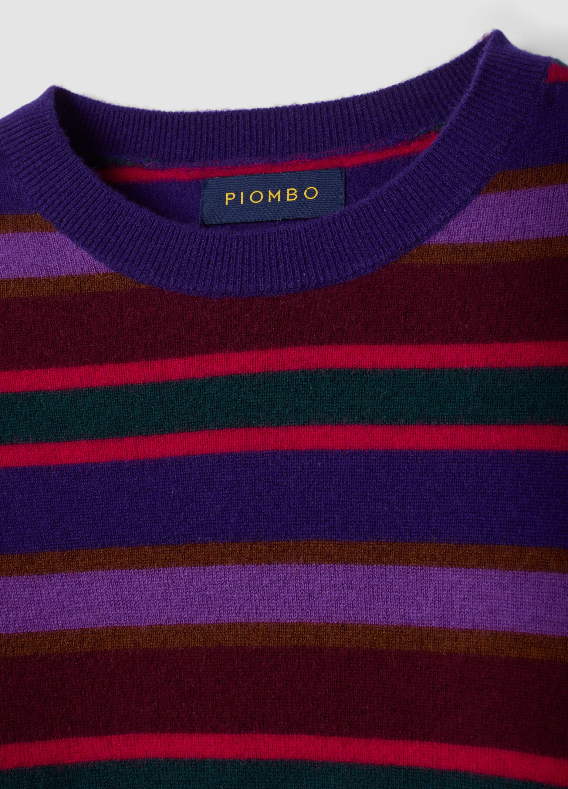 Maglia girocollo in pura lana viola scuro a righe colorate regular fit