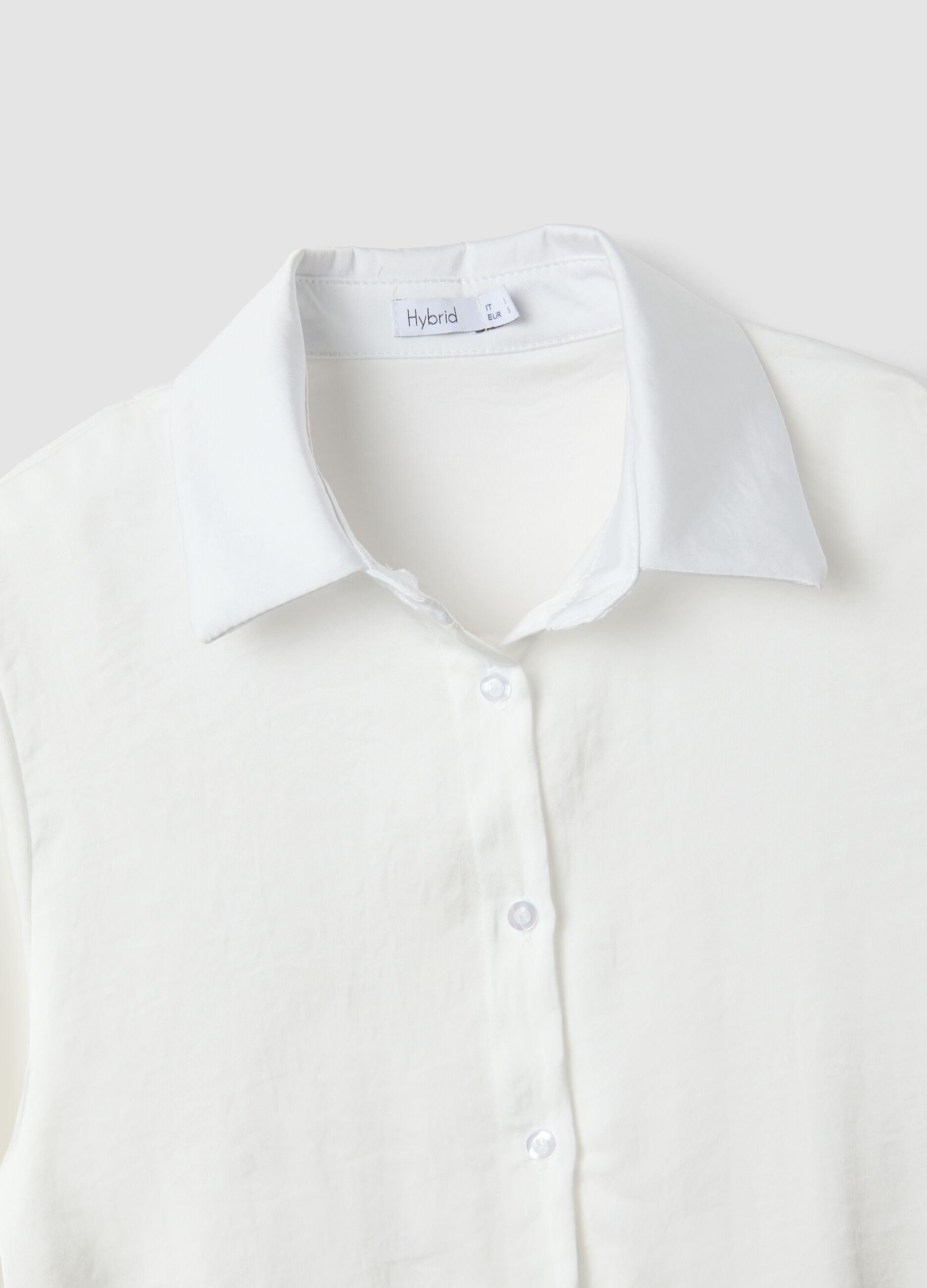 White regular-fit shirt with classic collar