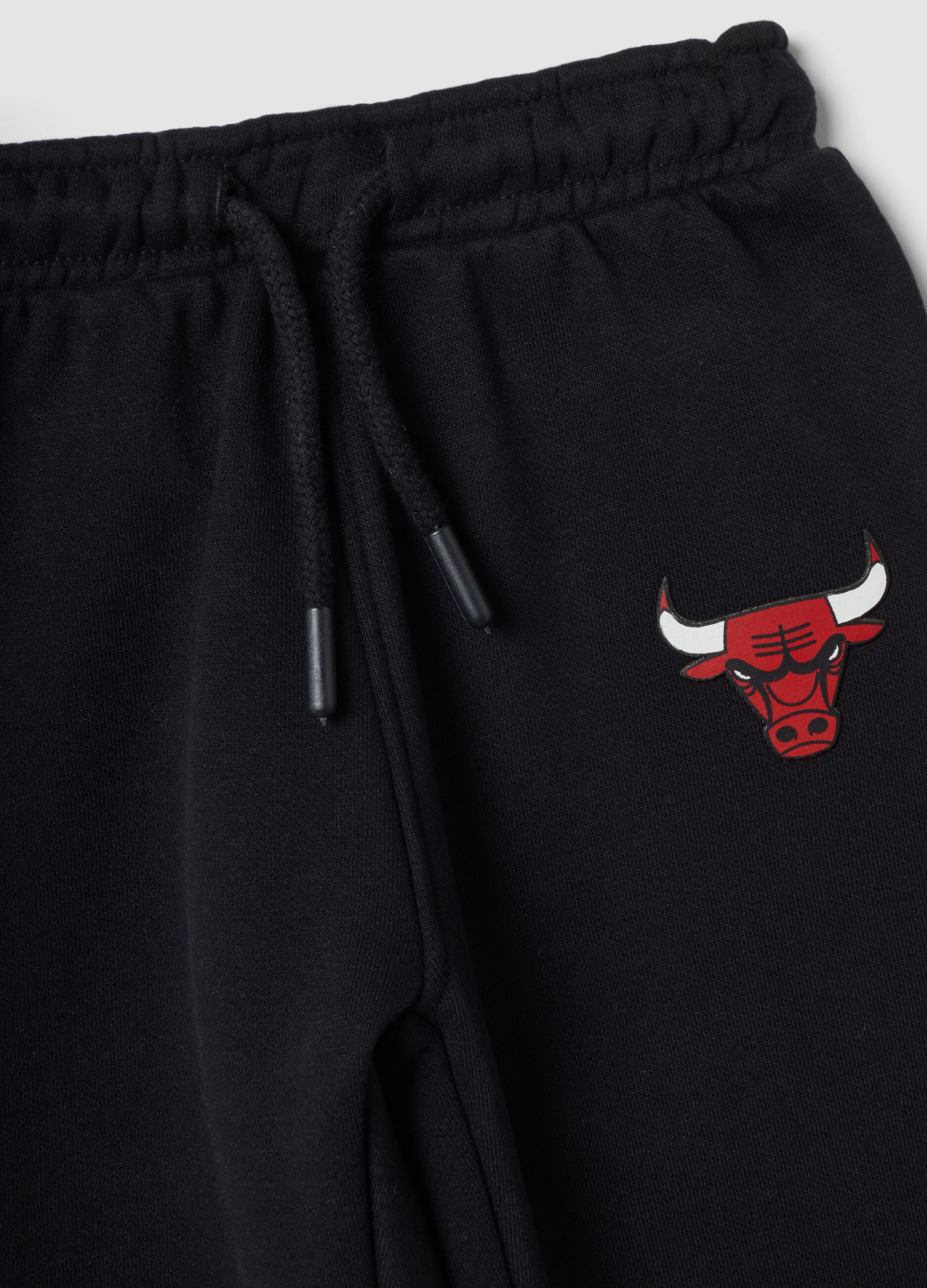 Completo jogging bianco in misto cotone con stampa Chicago Bulls