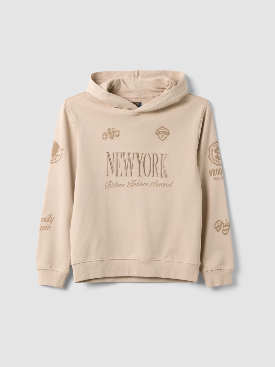 Beige pure cotton hoodie with New York print for boys_3