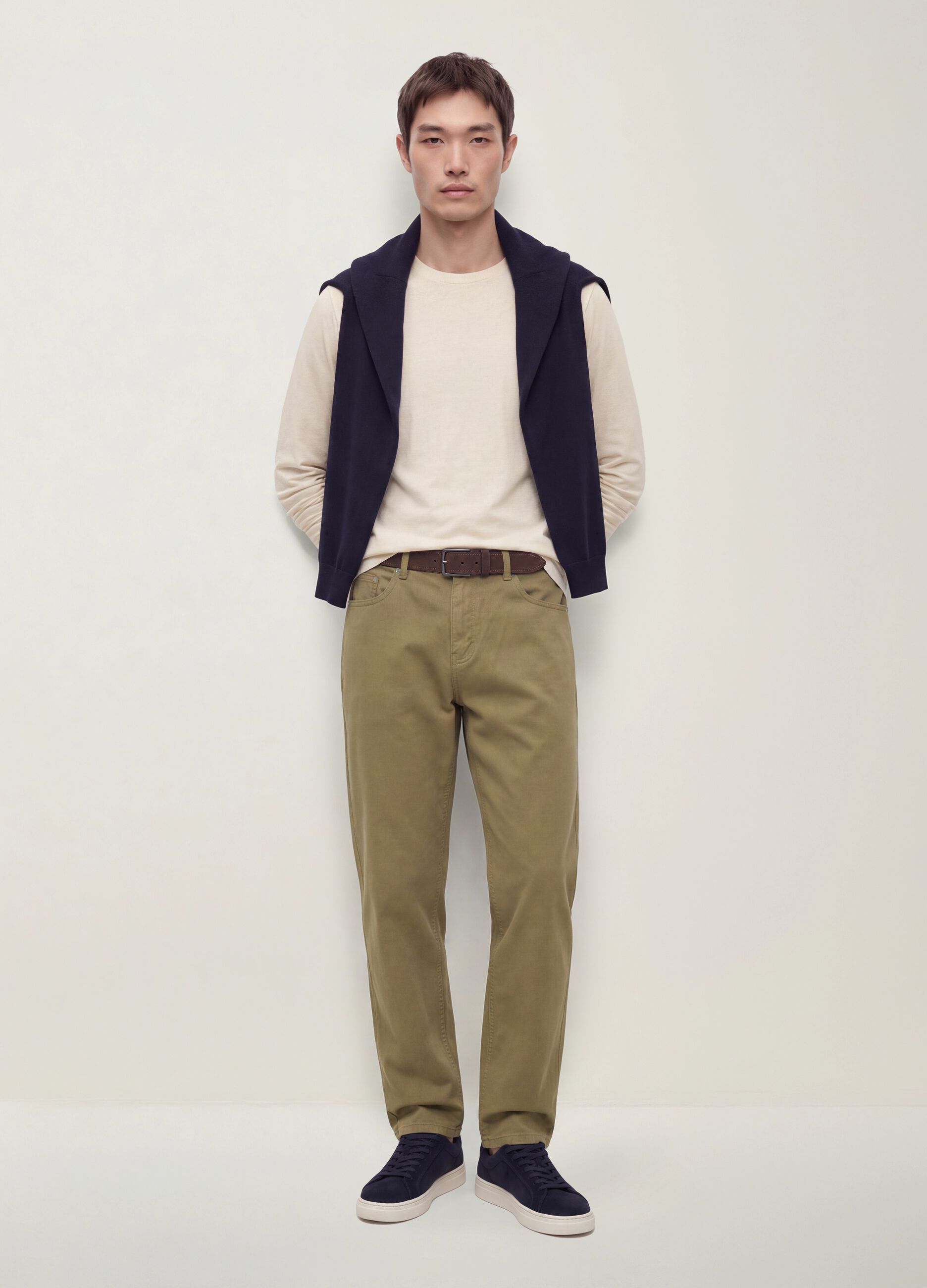 Pantaloni beige in twill di cotone elasticizzato carrot fit