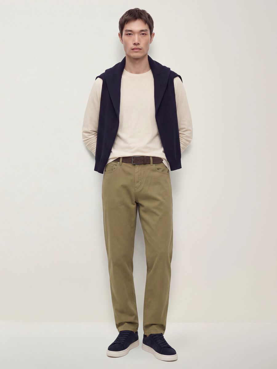 Pantaloni beige in twill di cotone elasticizzato carrot fit_0