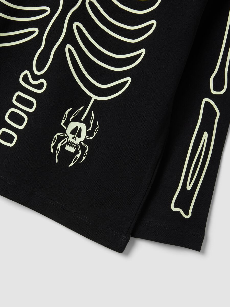 T-shirt nera in puro cotone con girocollo e stampa scheletro_6