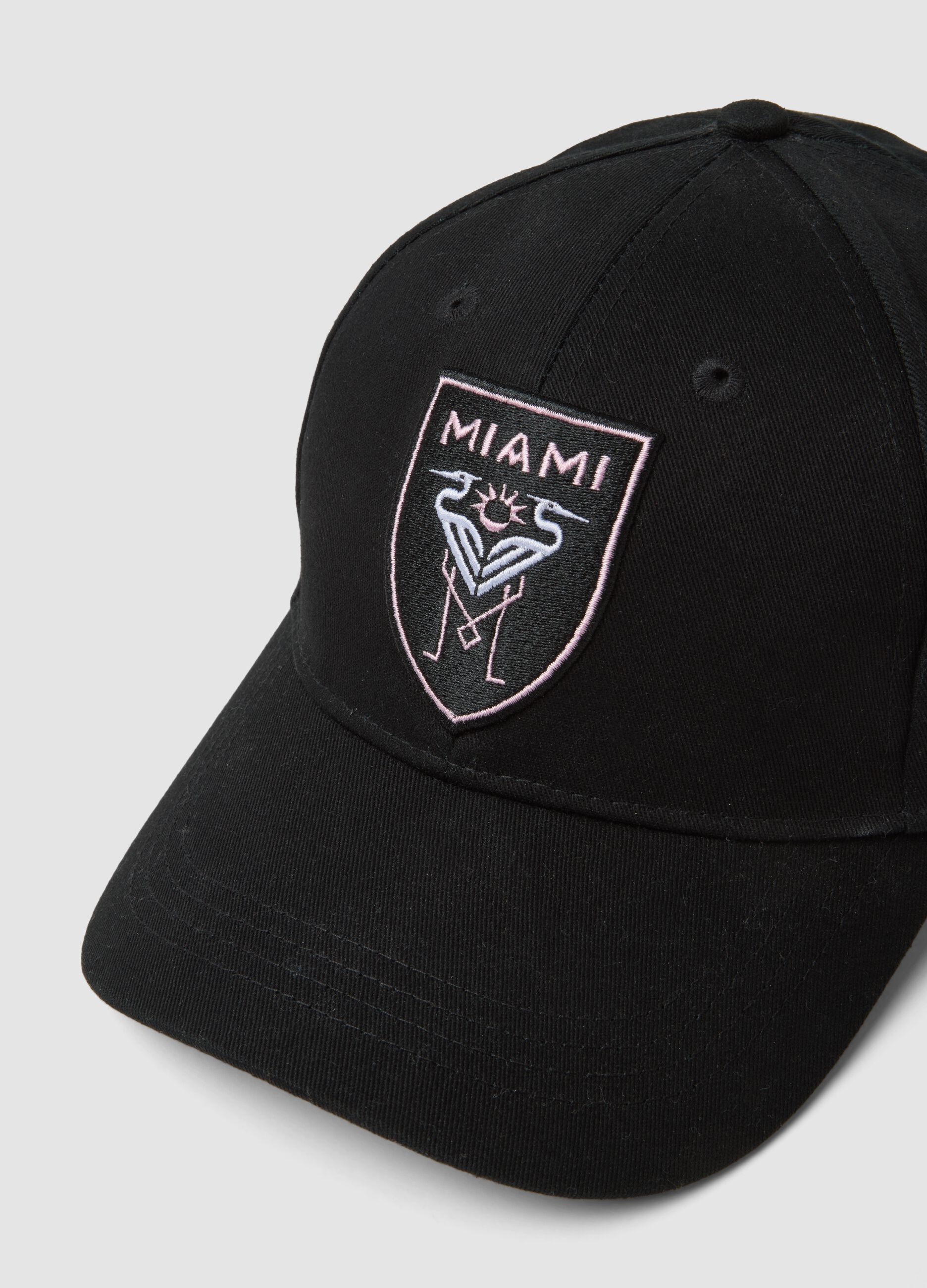 قبعة سوداء من القطن الخالص مع تطريز Inter Miami CF