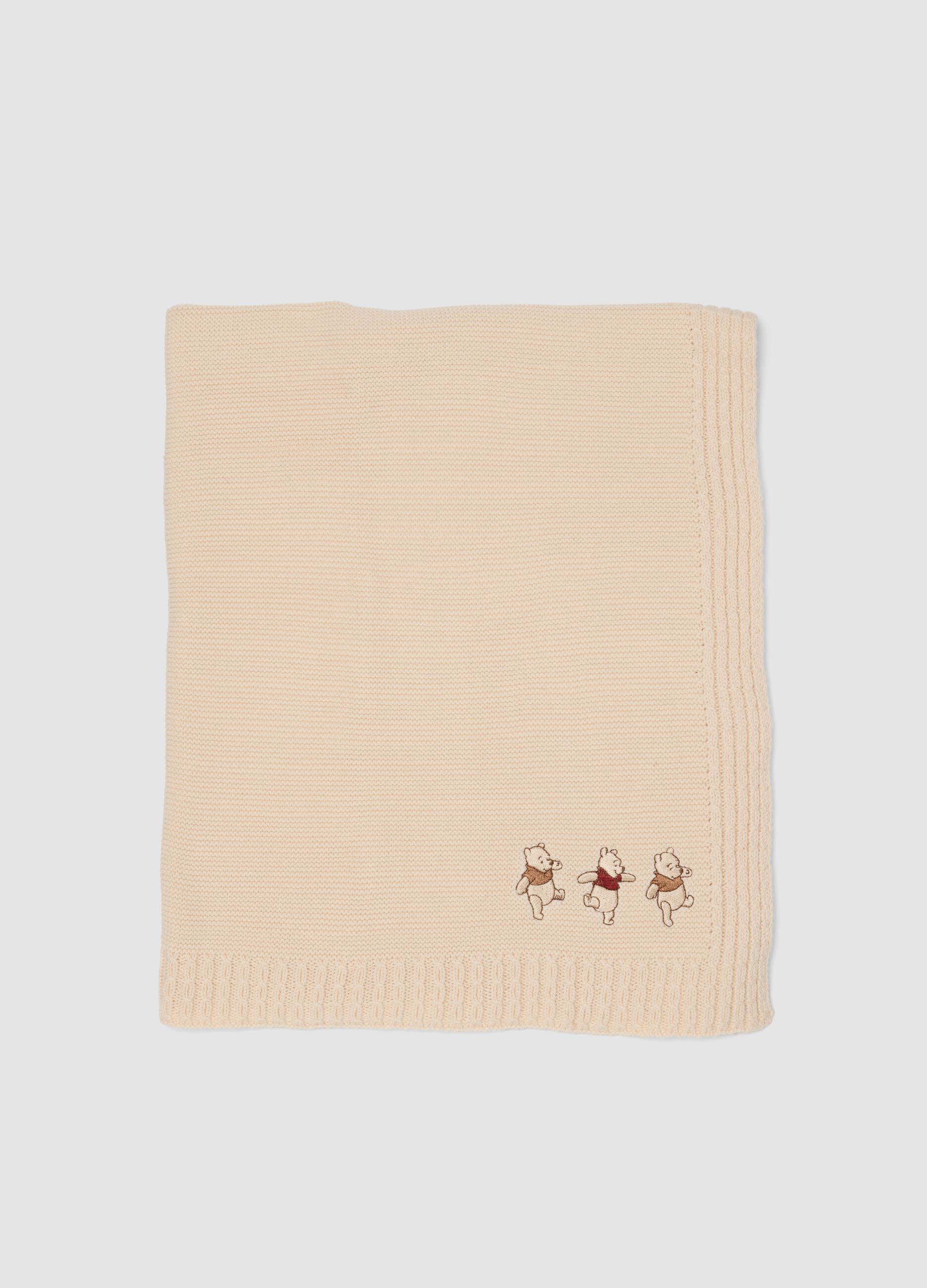 Beige organic cotton baby blanket with Winnie the Pooh embroidery