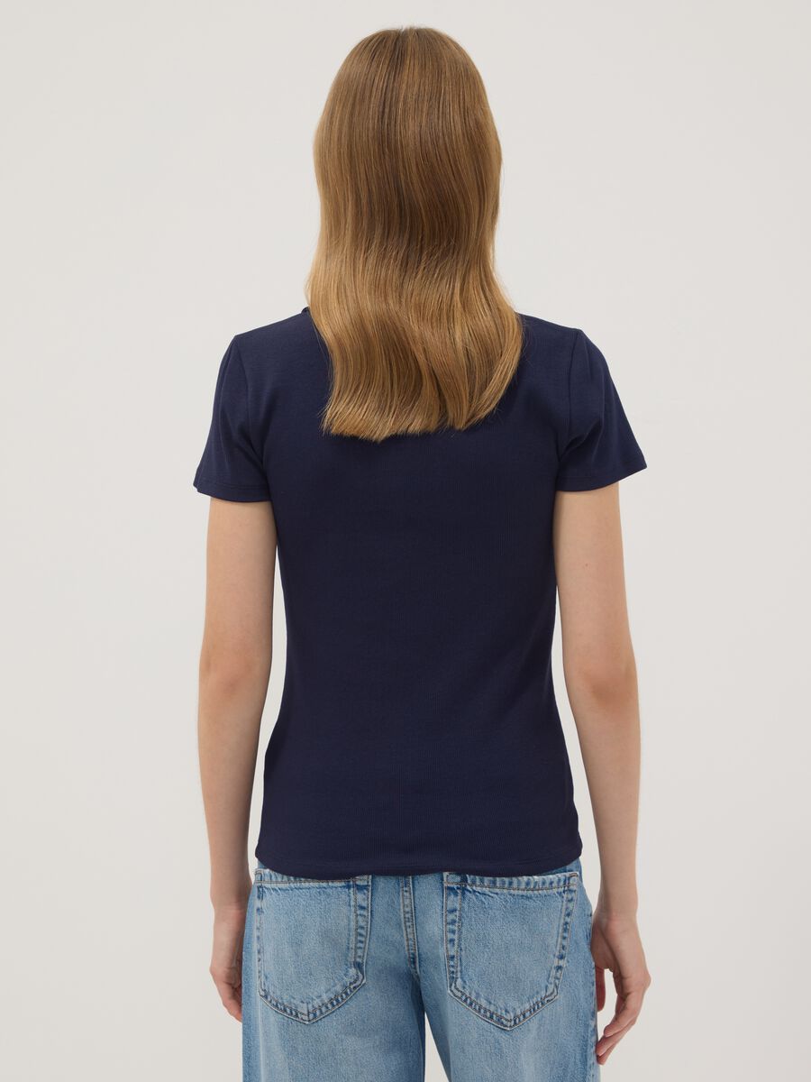 Blue stretch cotton polo shirt with open V-neck, regular fit_3
