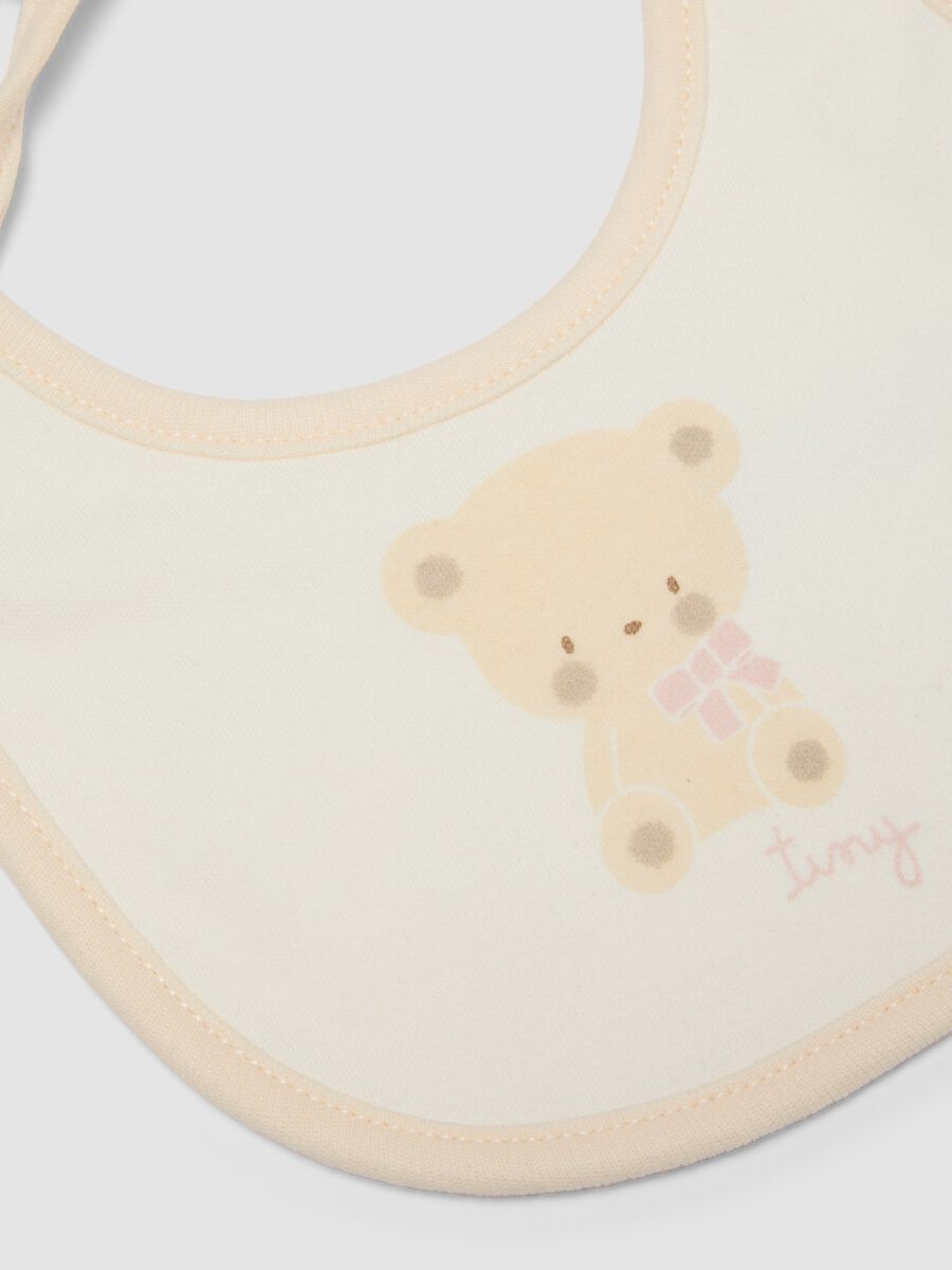2-pack of beige bibs in pure organic cotton with teddy bear print_2