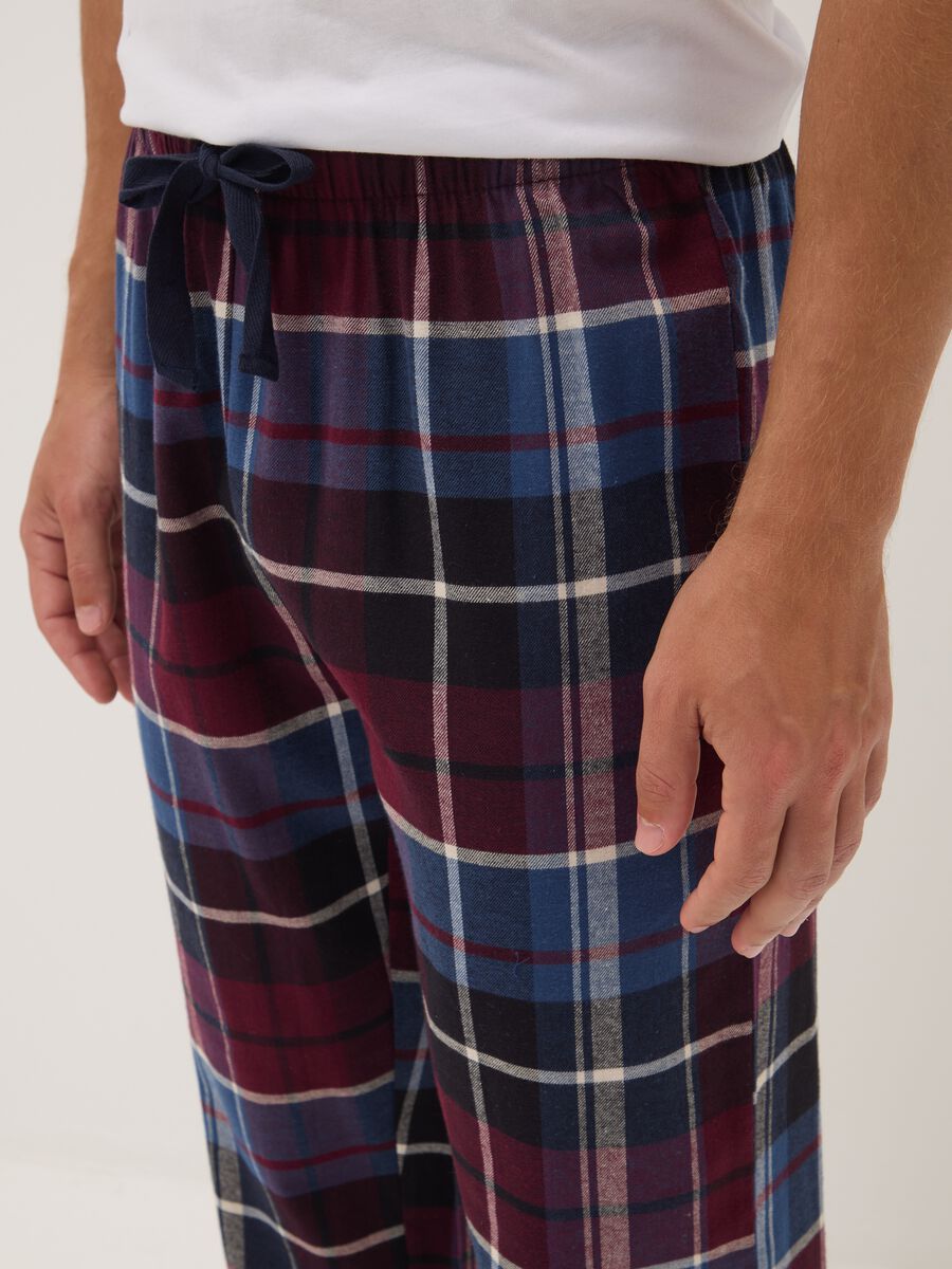 Red and blue checked organic cotton flannel pyjama trousers_3