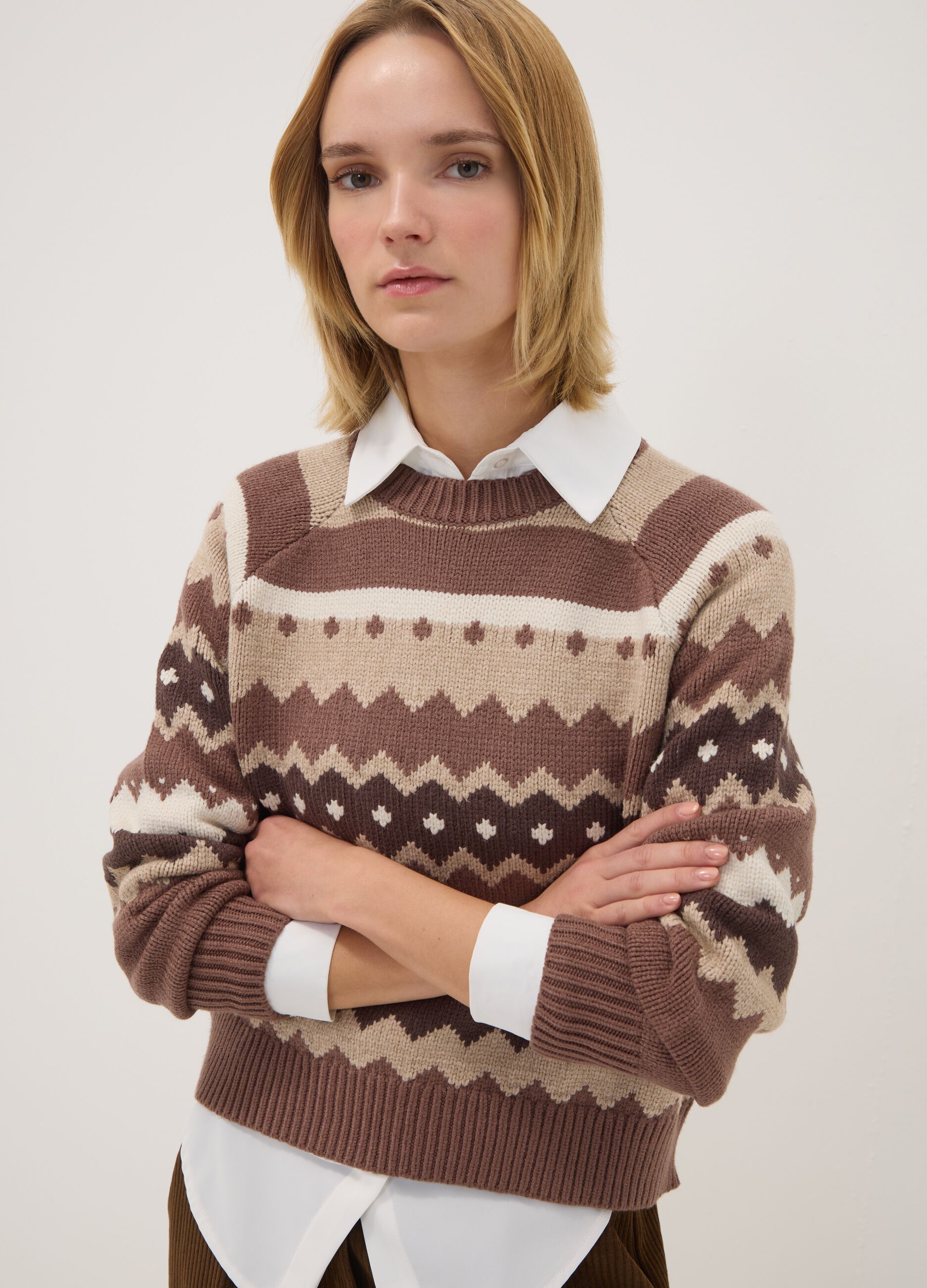 Multicolour jacquard knit in viscose blend, regular fit
