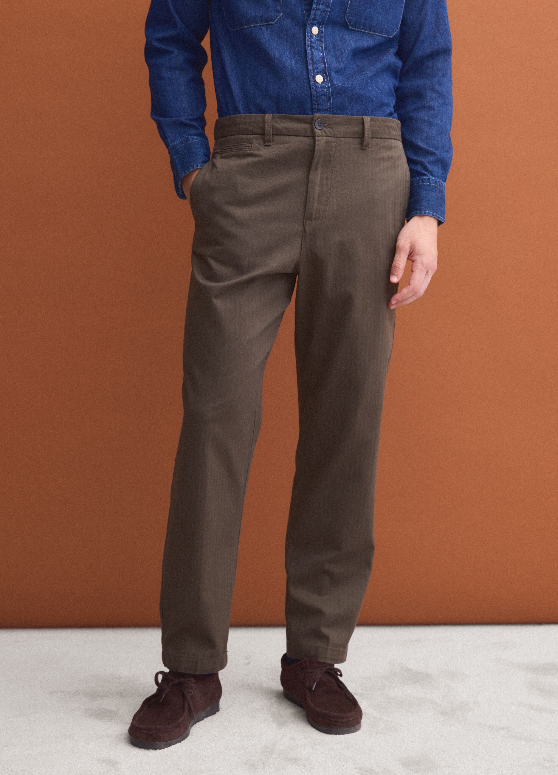 Brown pure cotton carrot-fit chino trousers