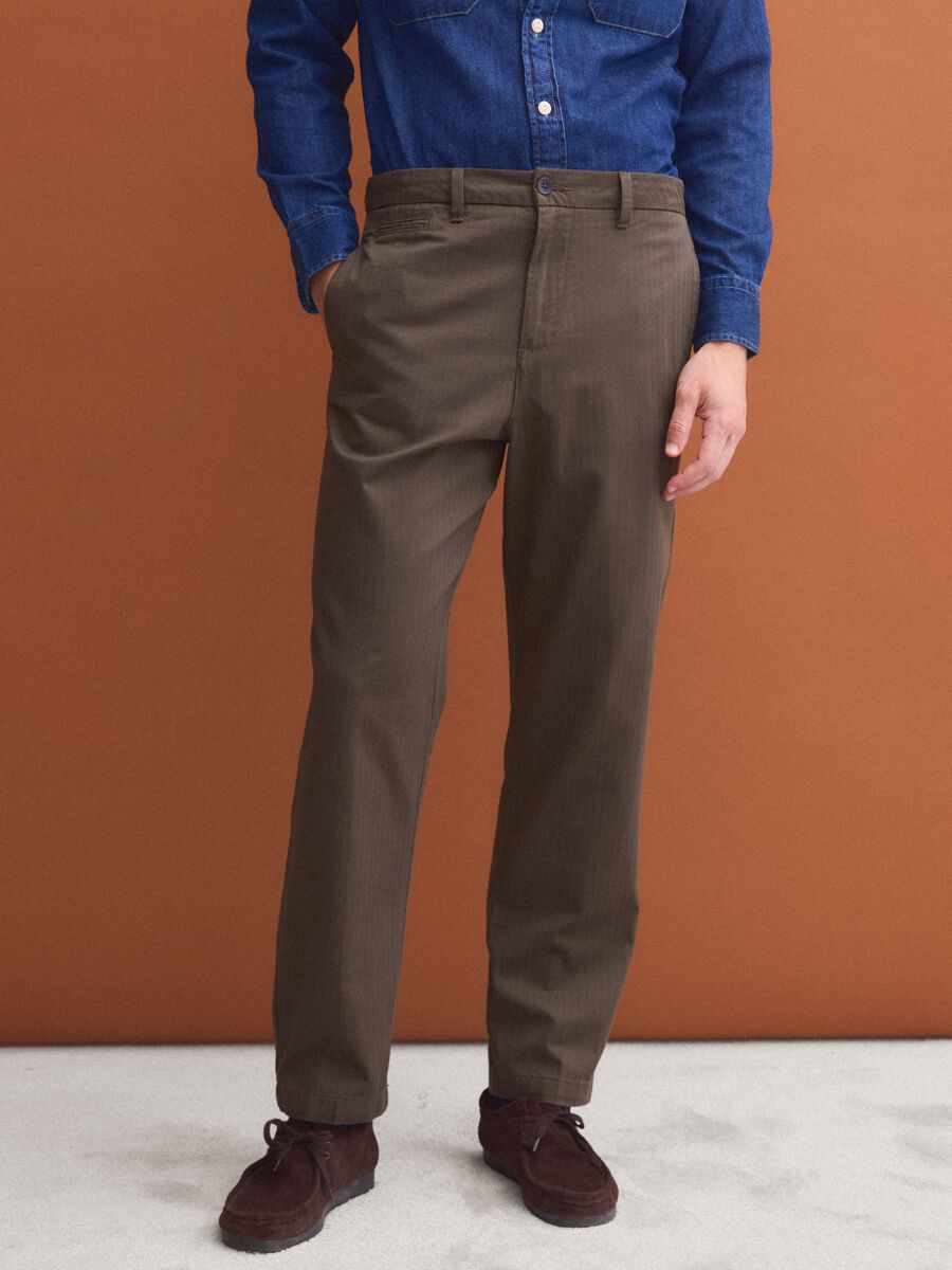 Brown pure cotton carrot-fit chino trousers_1