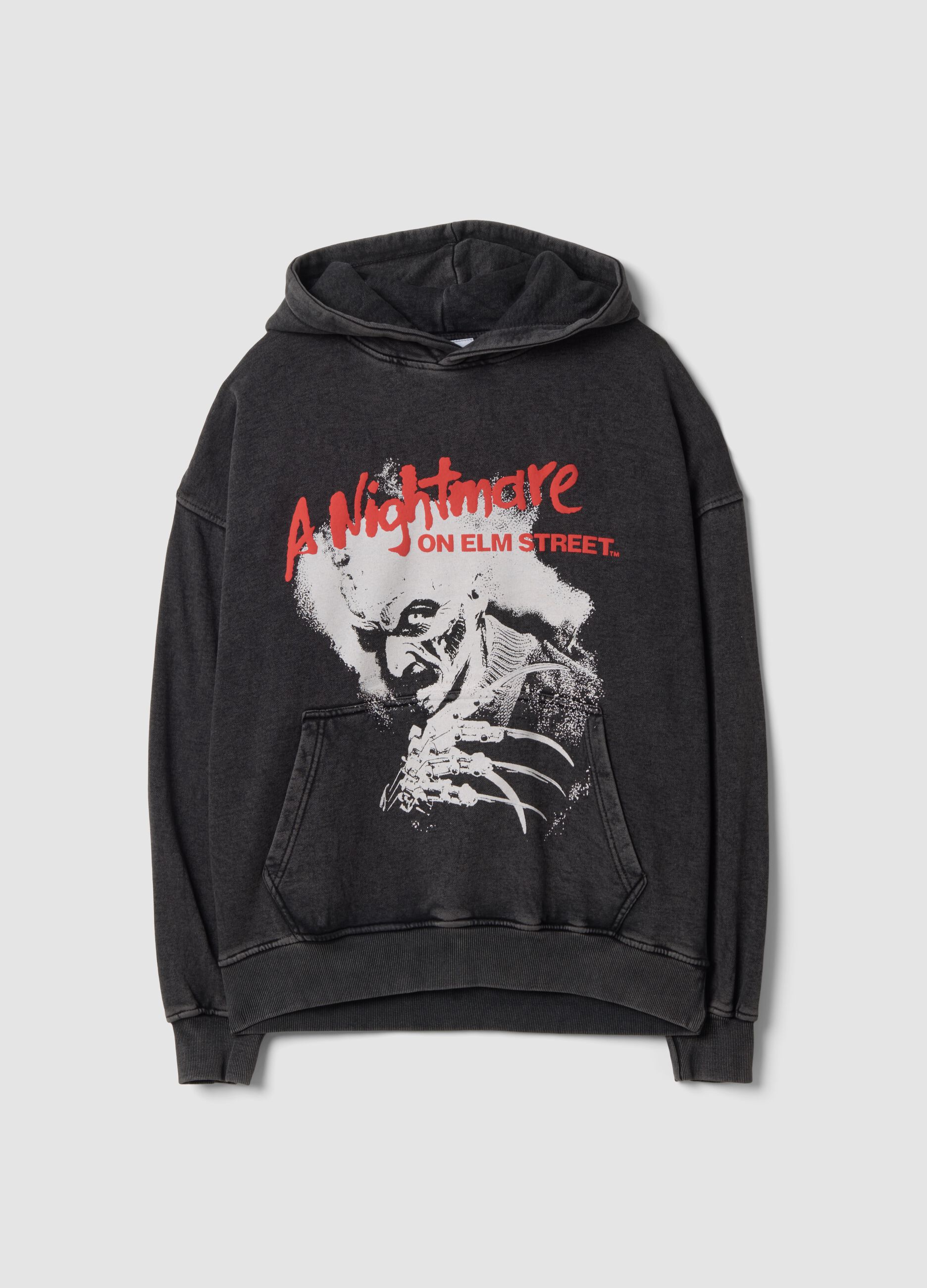 هودي رمادي بقصّة واسعة من قطن خالص مع طبعة &laquo;A Nightmare On Elm Street&raquo;
