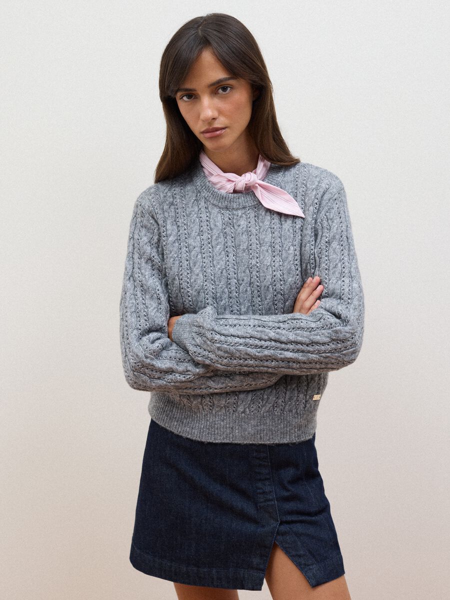 Grey crew-neck cable-knit wool-blend jumper, regular fit_0