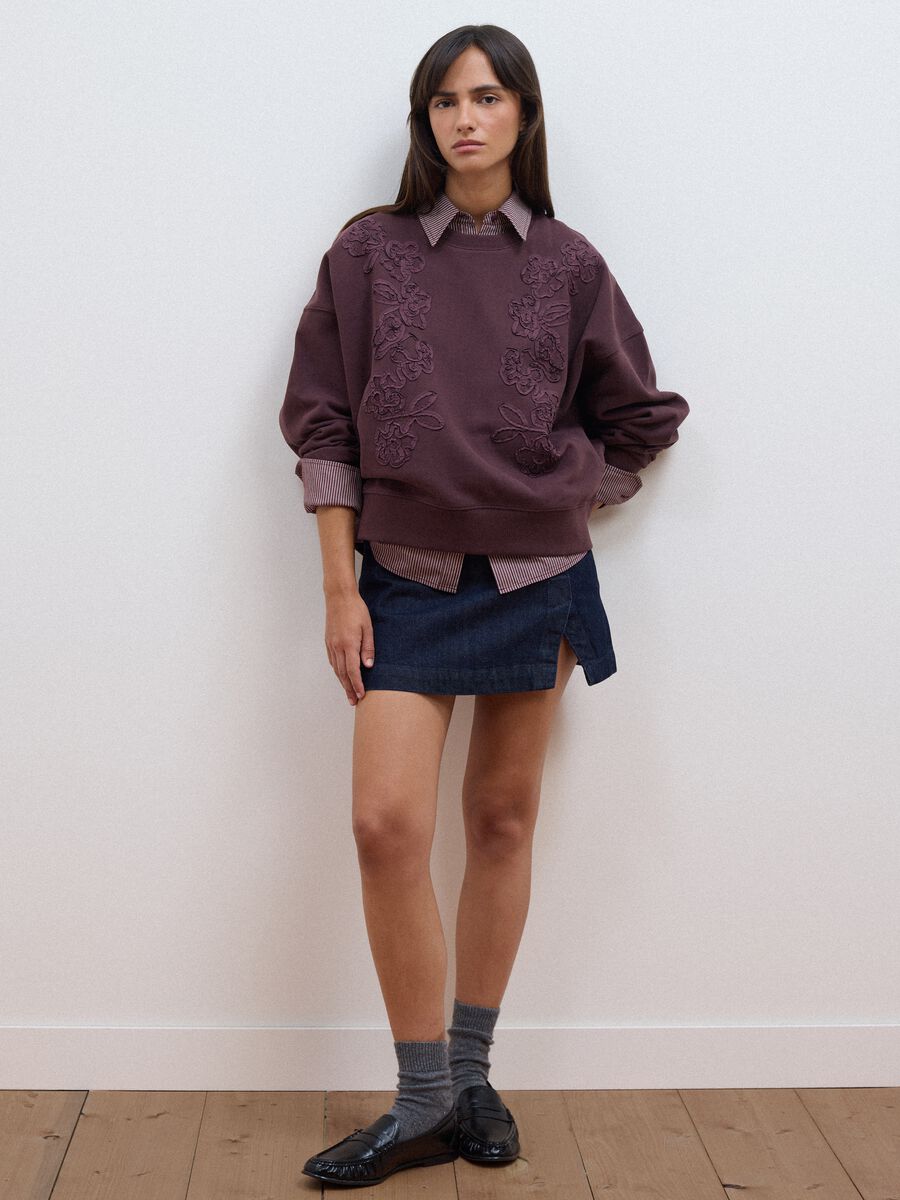 Purple cotton-blend crew-neck sweatshirt with floral embroidery_2