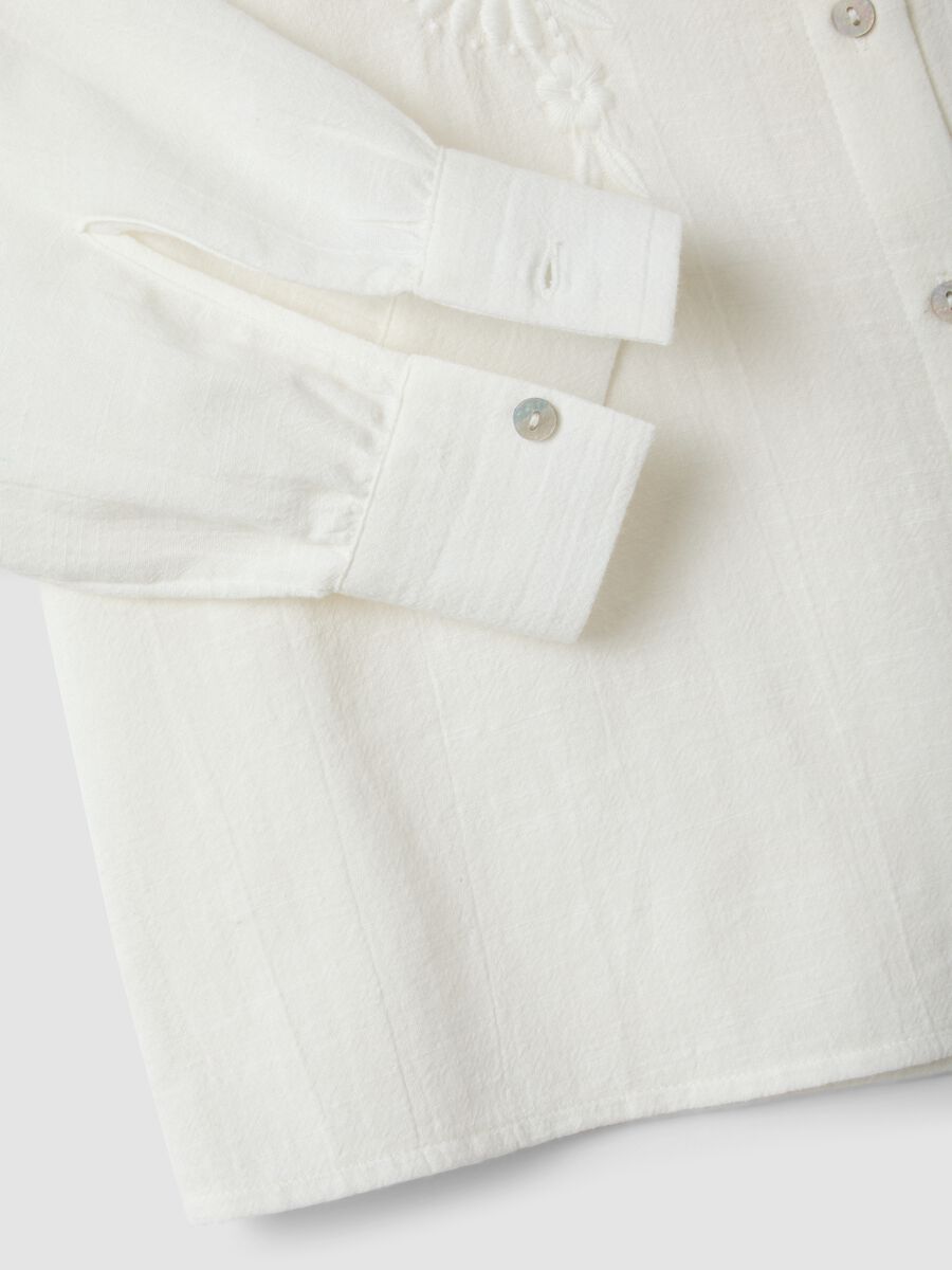 White pure cotton shirt with embroidery_1