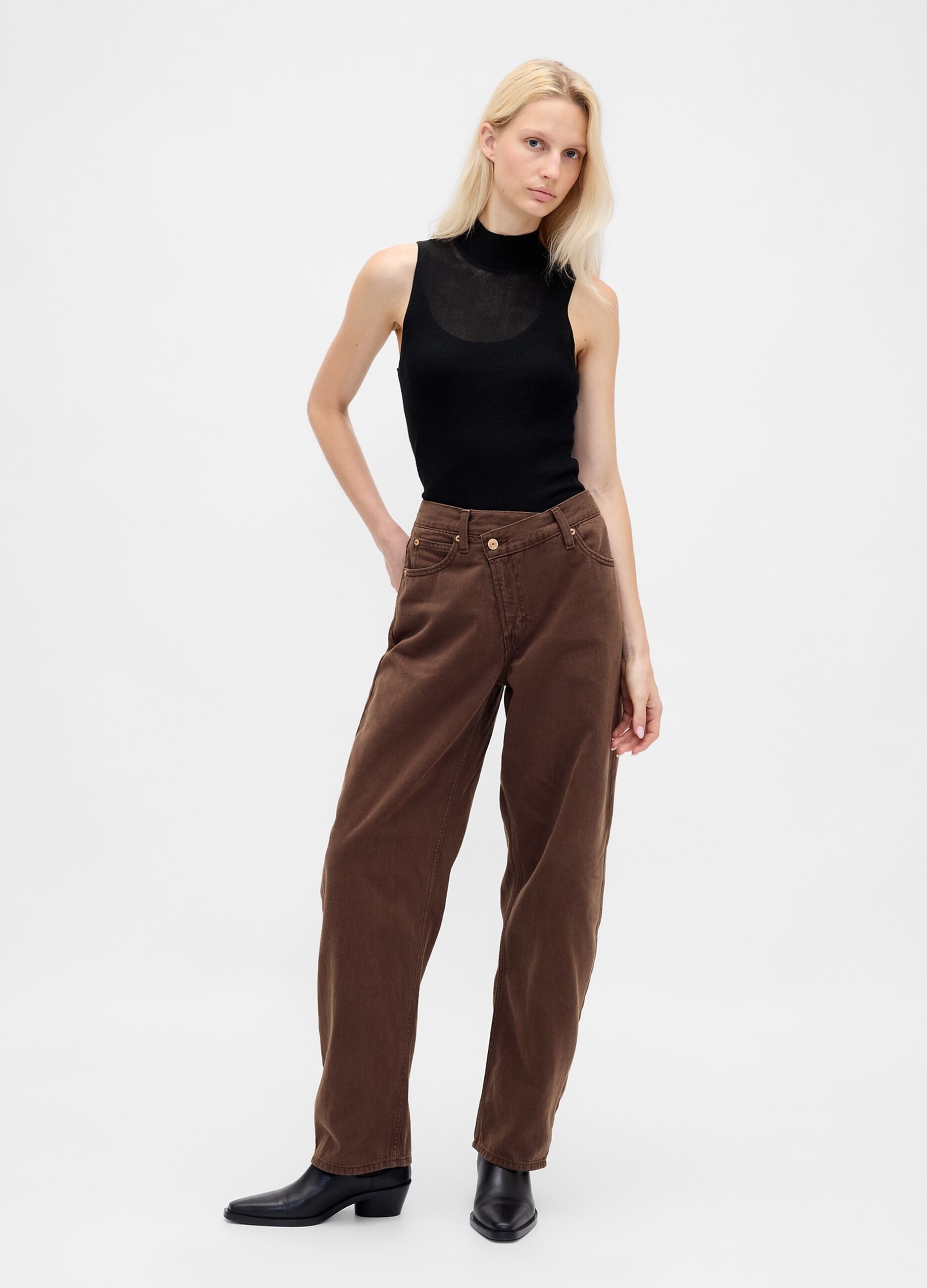Brown jeans made of cotton and lyocell