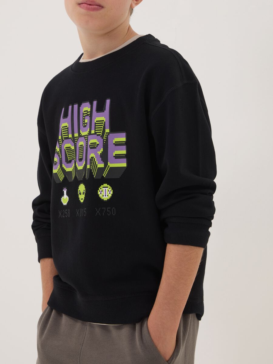 Black pure cotton sweatshirt with gaming print and crew neck_1