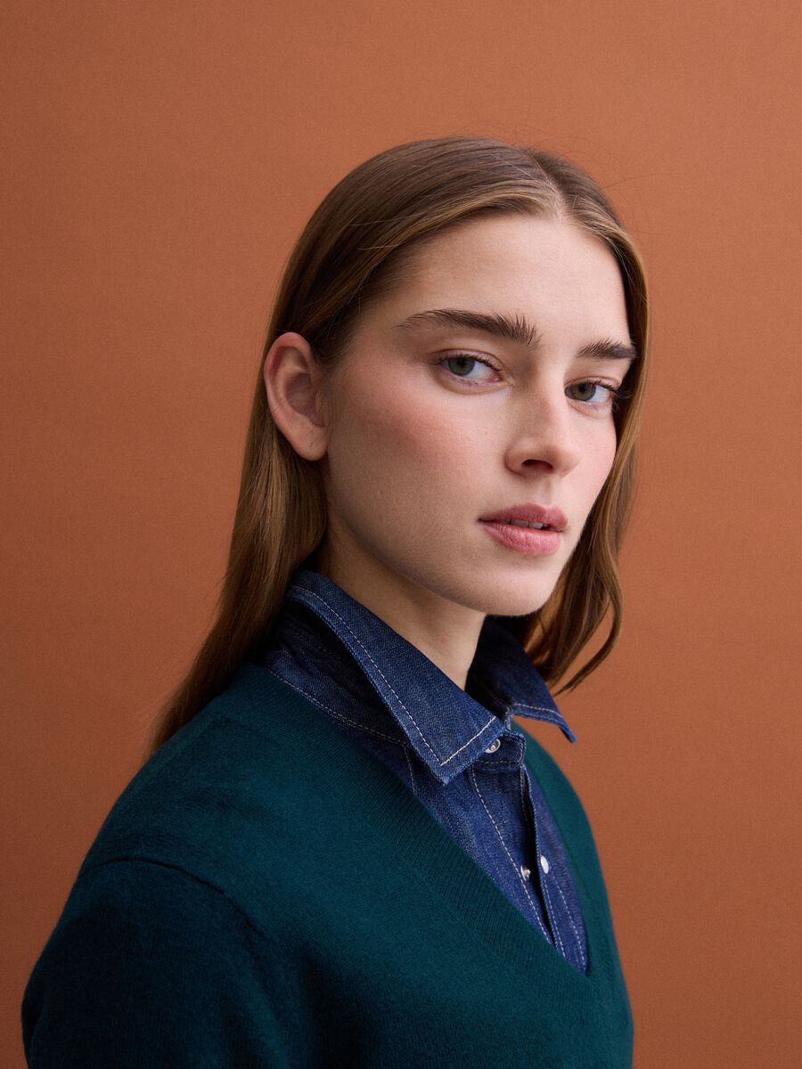 Green pure wool jumper with deep V-neck_1