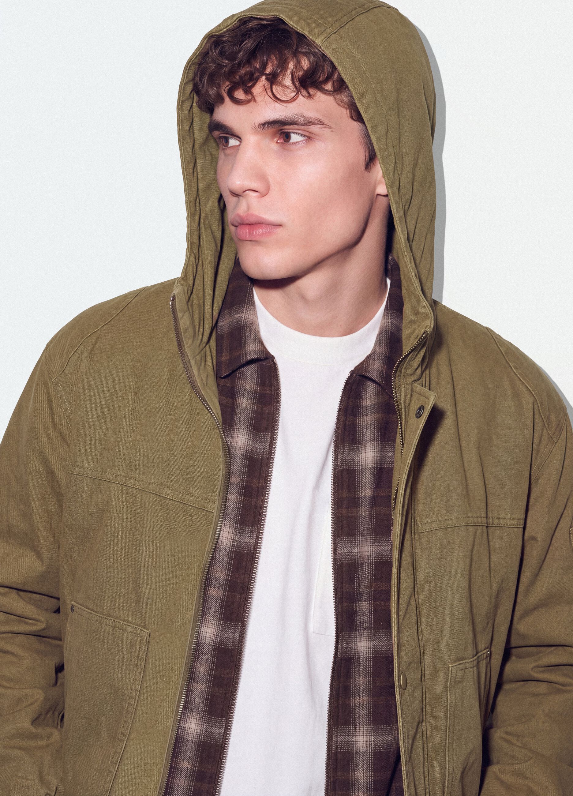 Giacca beige con cappuccio in puro cotone over fit