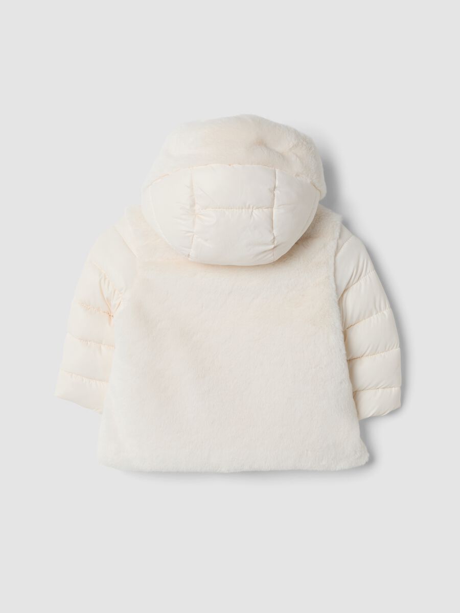 Giacca rosa imbottita con cappuccio ed effetto peluche_1