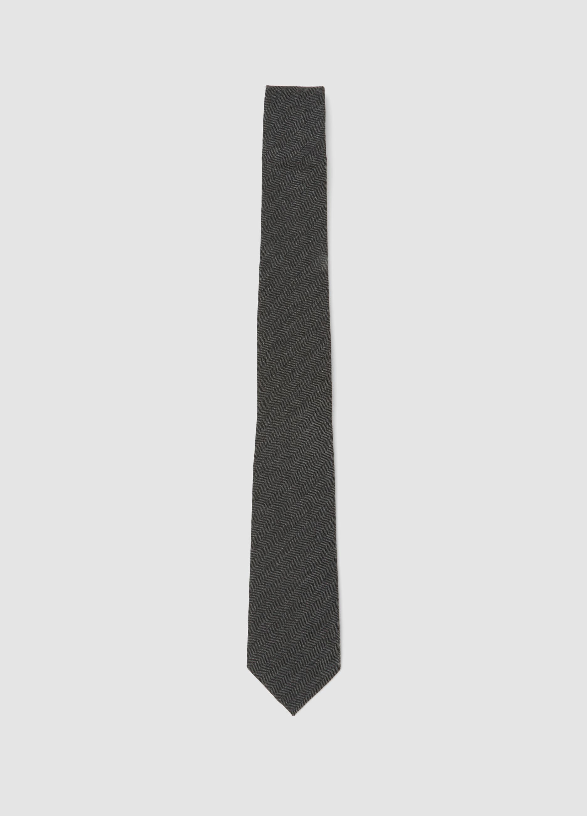 Grey herringbone stretch viscose tie