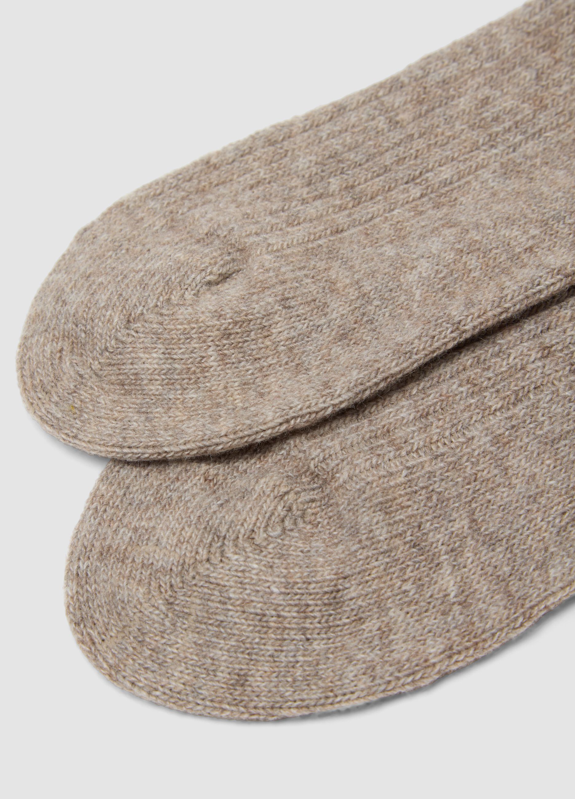 Beige ribbed socks in wool, viscose and stretch cashmere