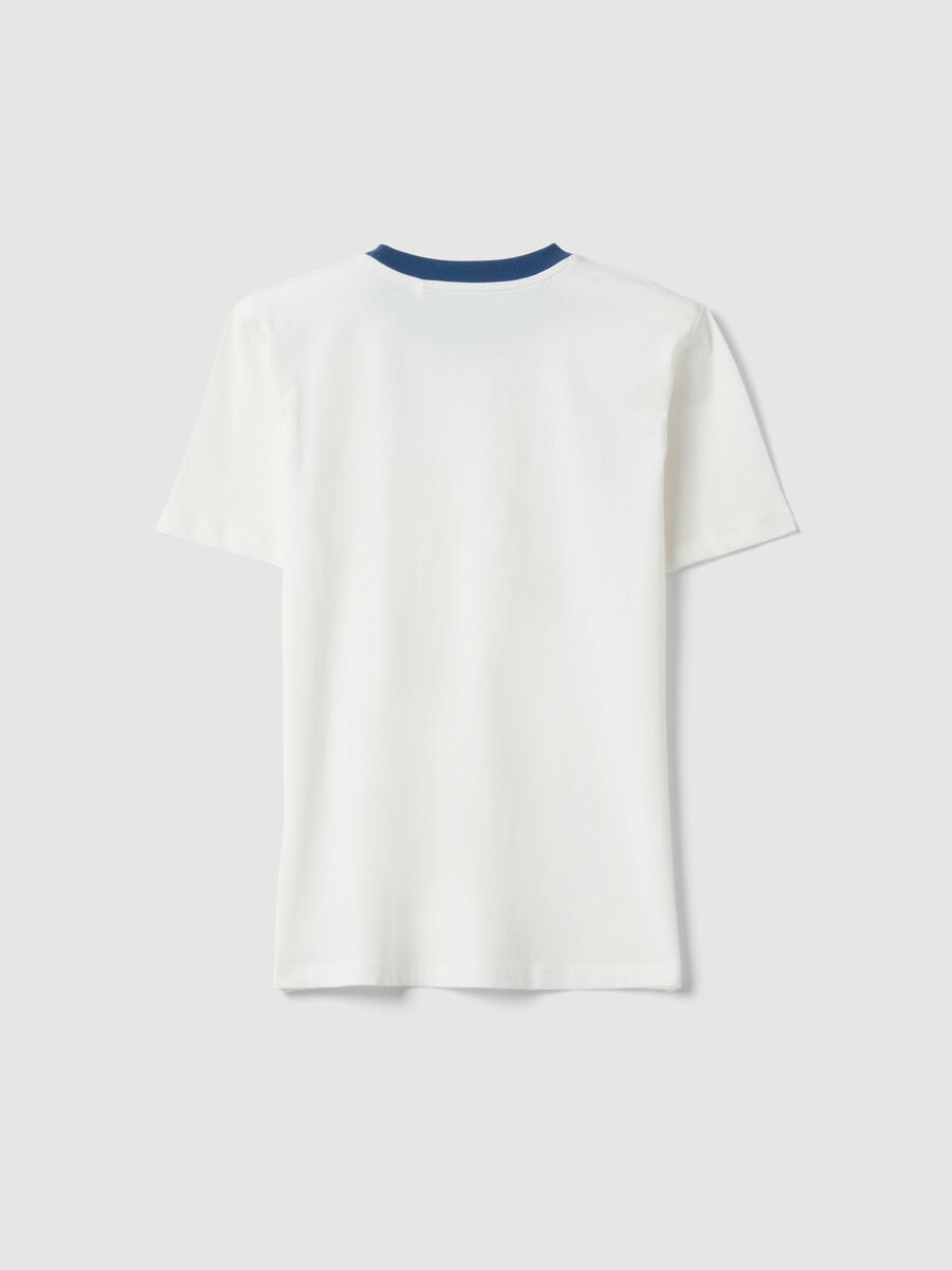 Boys' pure white cotton T-shirt relaxed fit with blue collar_4