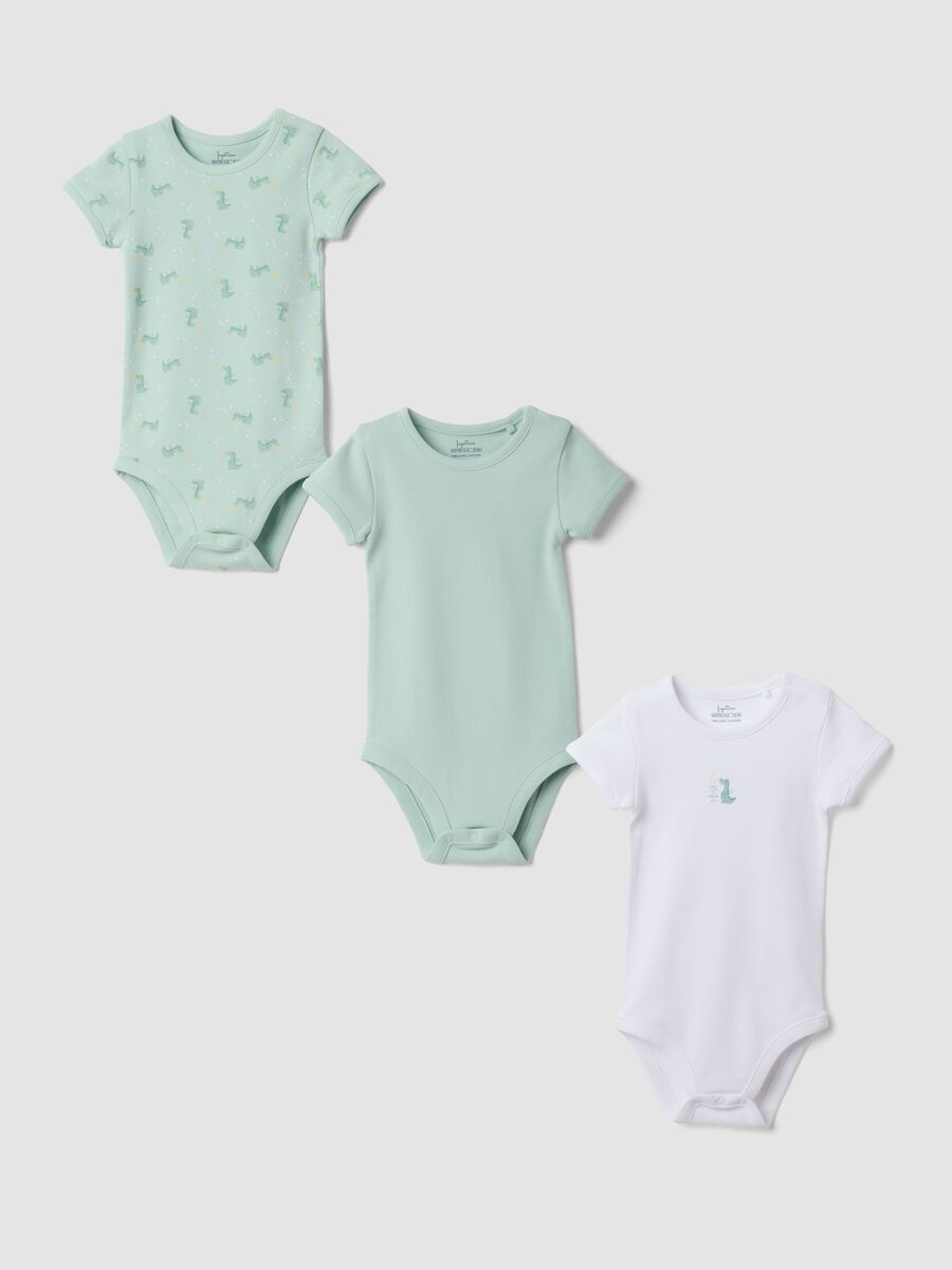 3-pack of green and white organic cotton baby bodysuits_0