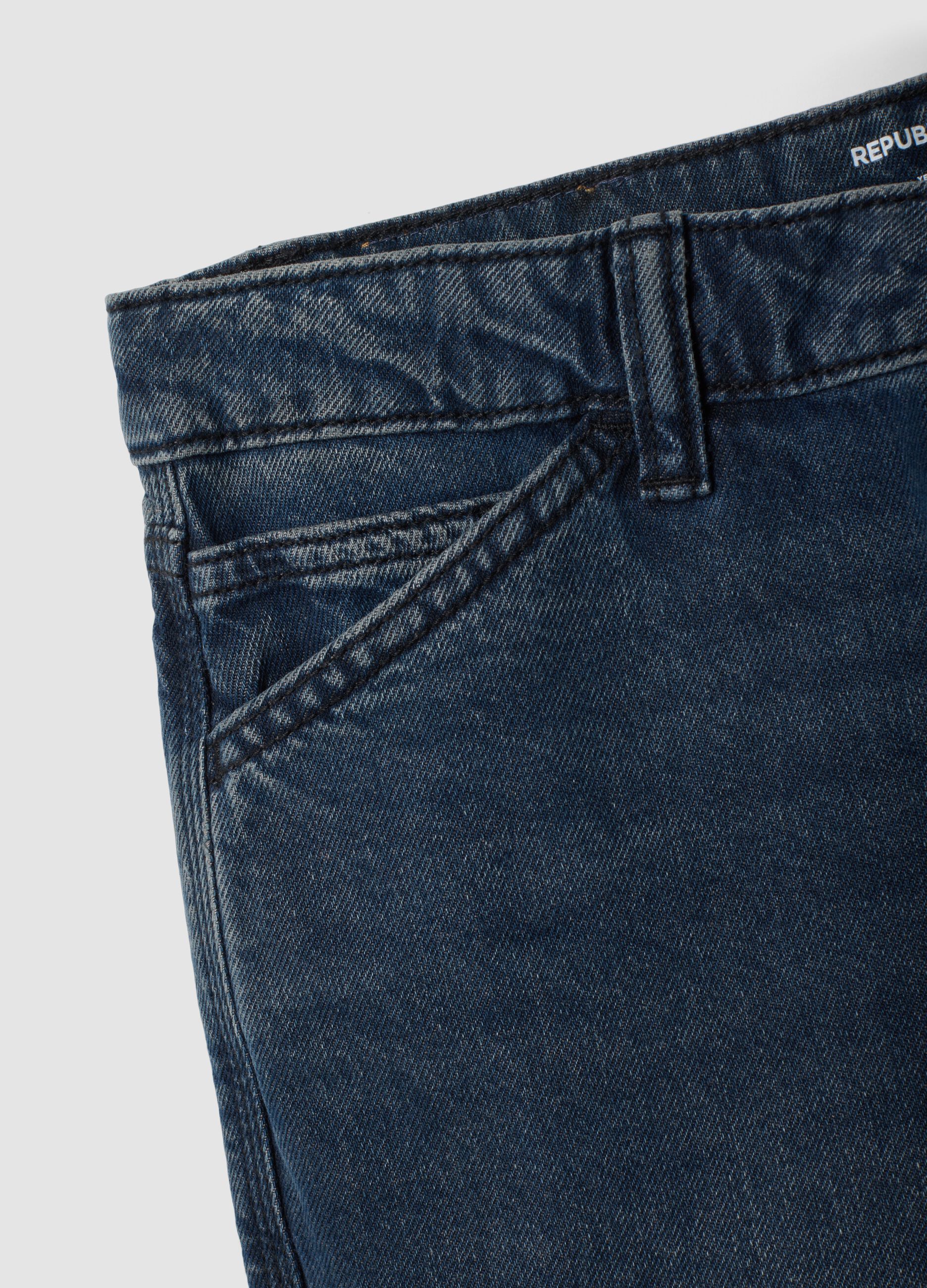 Jeans blu scuro straight fit in puro cotone