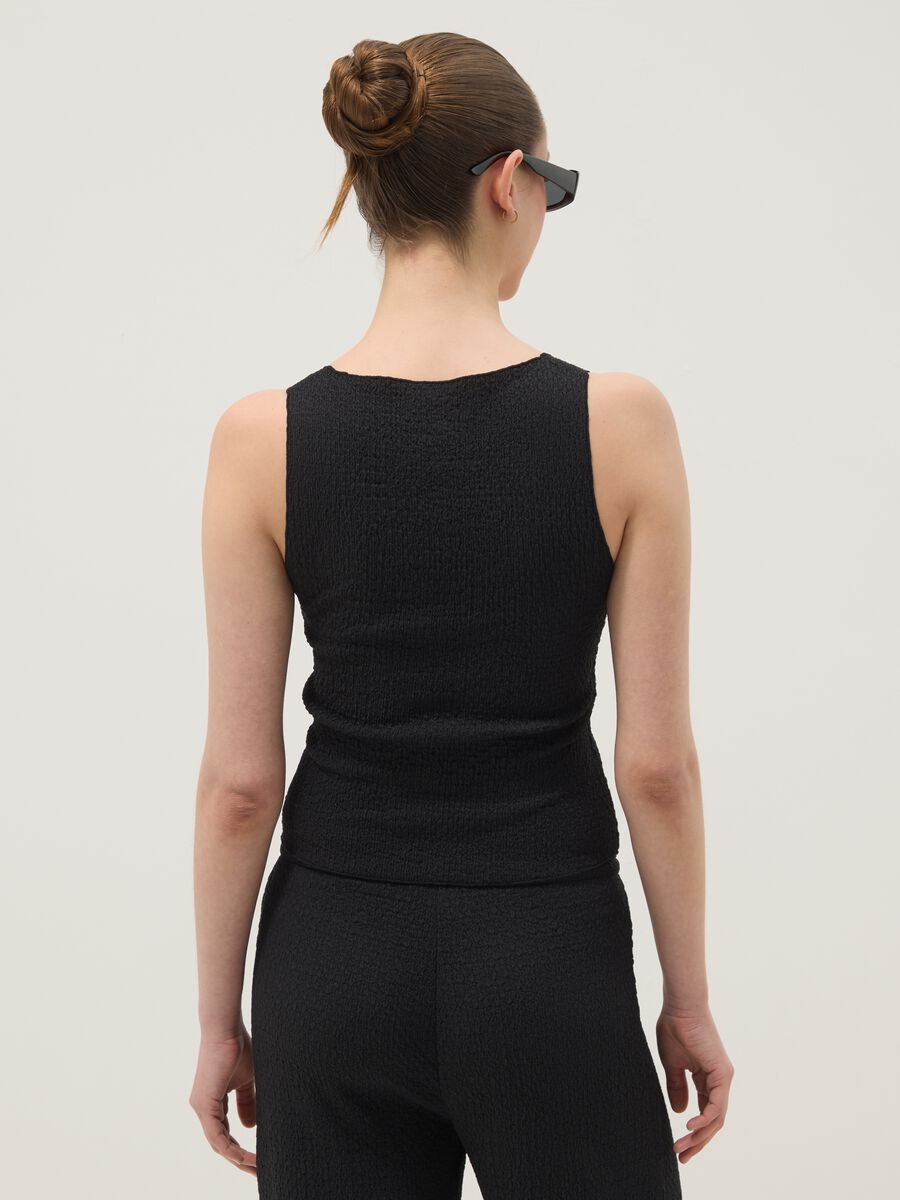 Black stretch tank top with crinkled texture_3