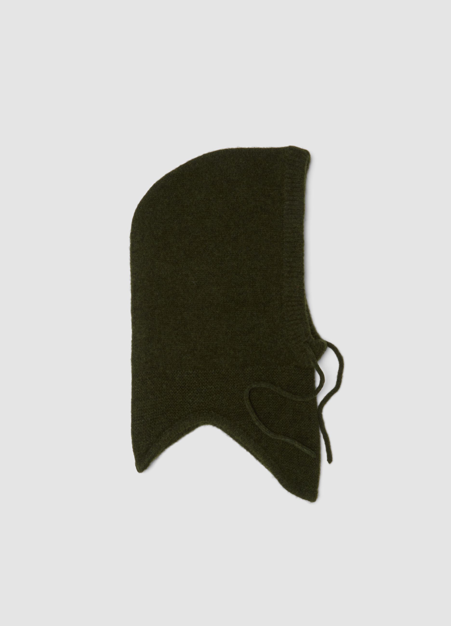 Green stretch wool hood in plain knit