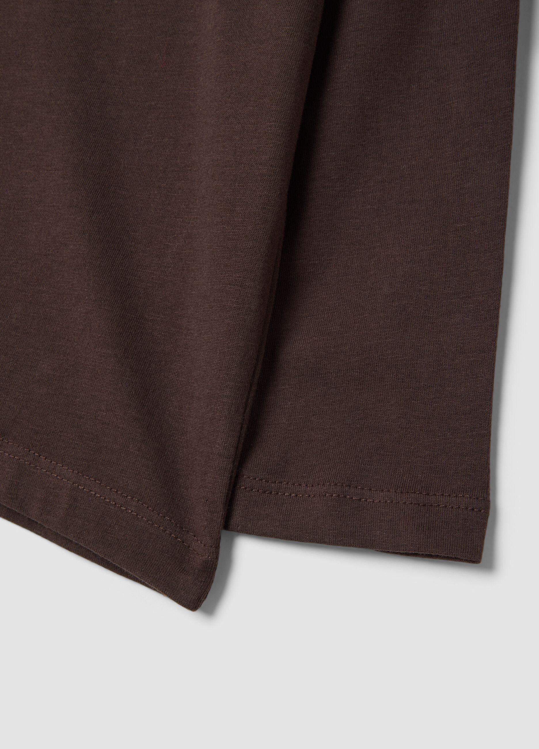 T-shirt marrone in puro cotone organico con stampa over fit