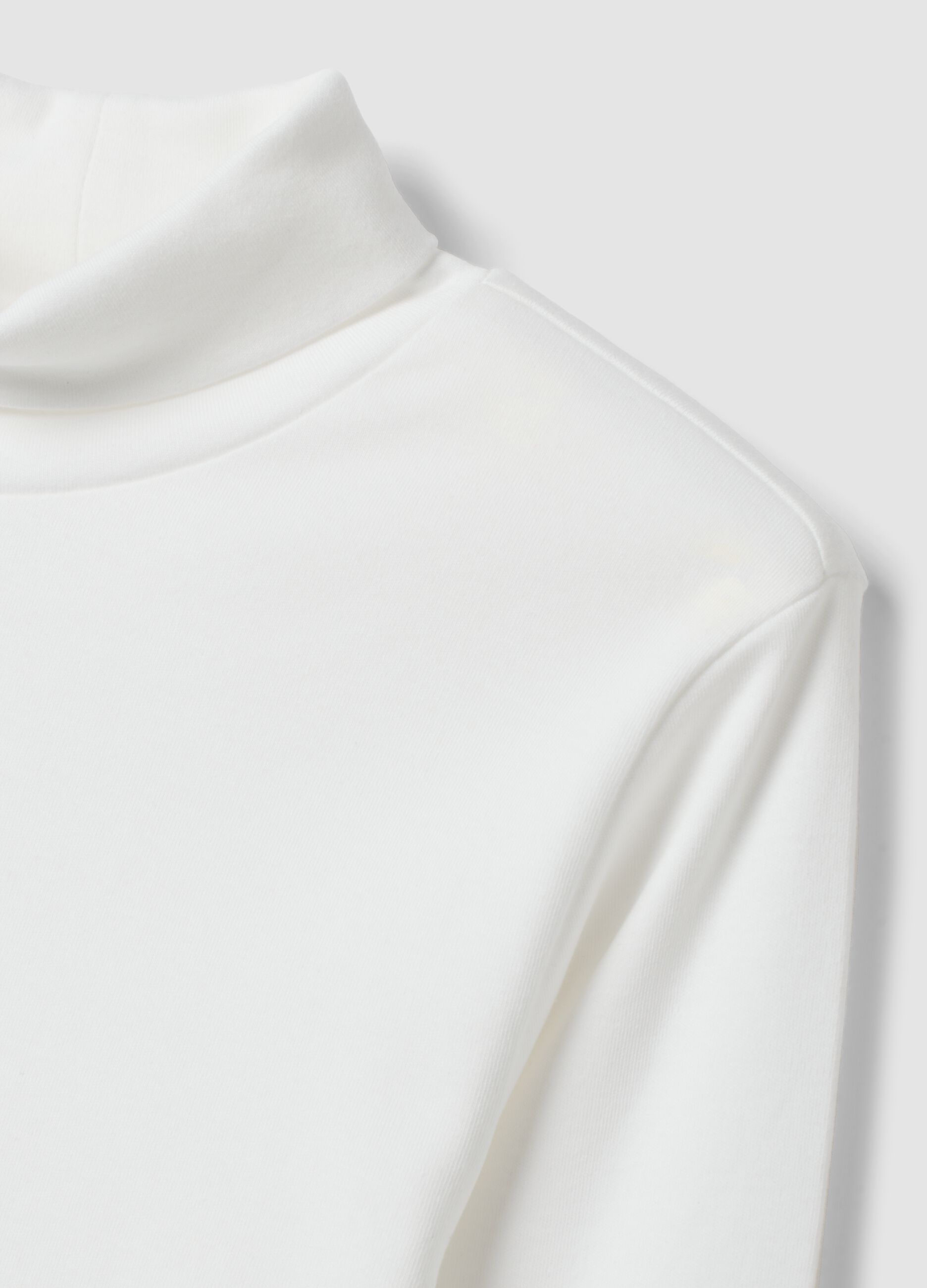 White long-sleeve organic cotton turtleneck T-shirt