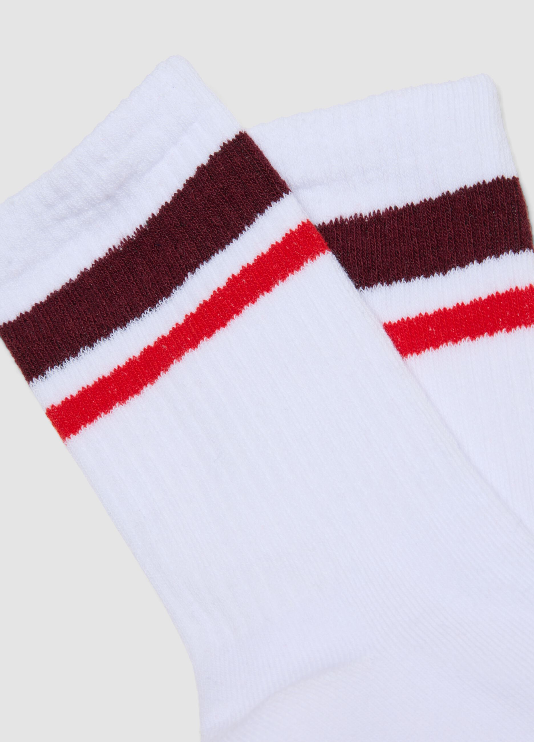 White stretch cotton sports socks