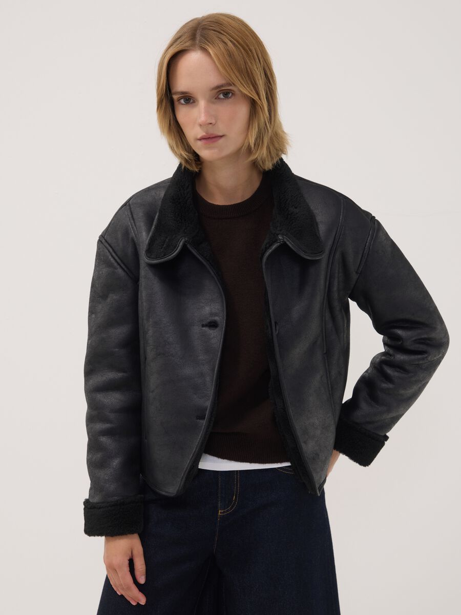 Black regular jacket with wide collar_0