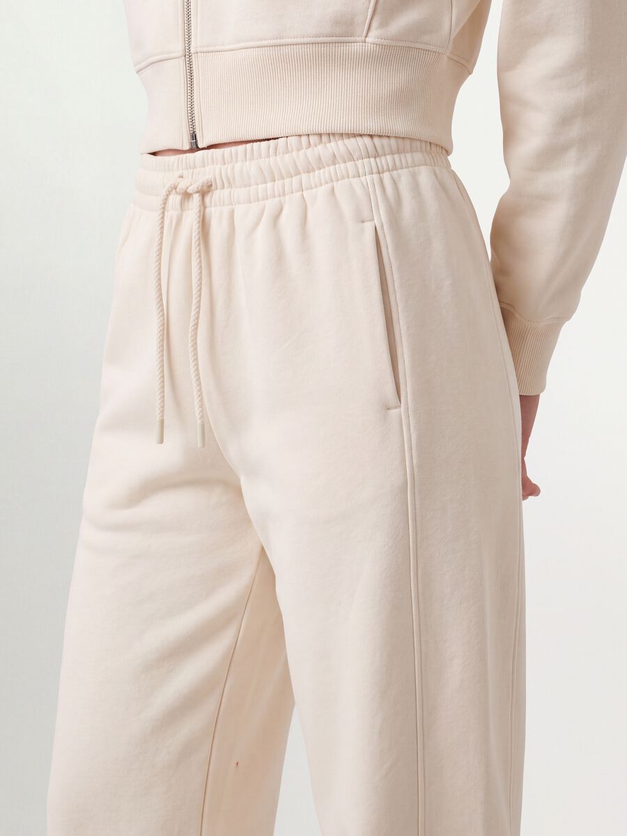 White cotton-blend barrel-fit joggers_2