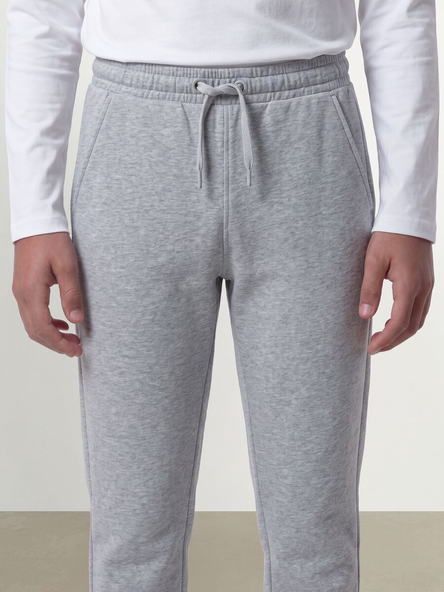 Grey joggers in pure organic cotton with drawstring for boys_3