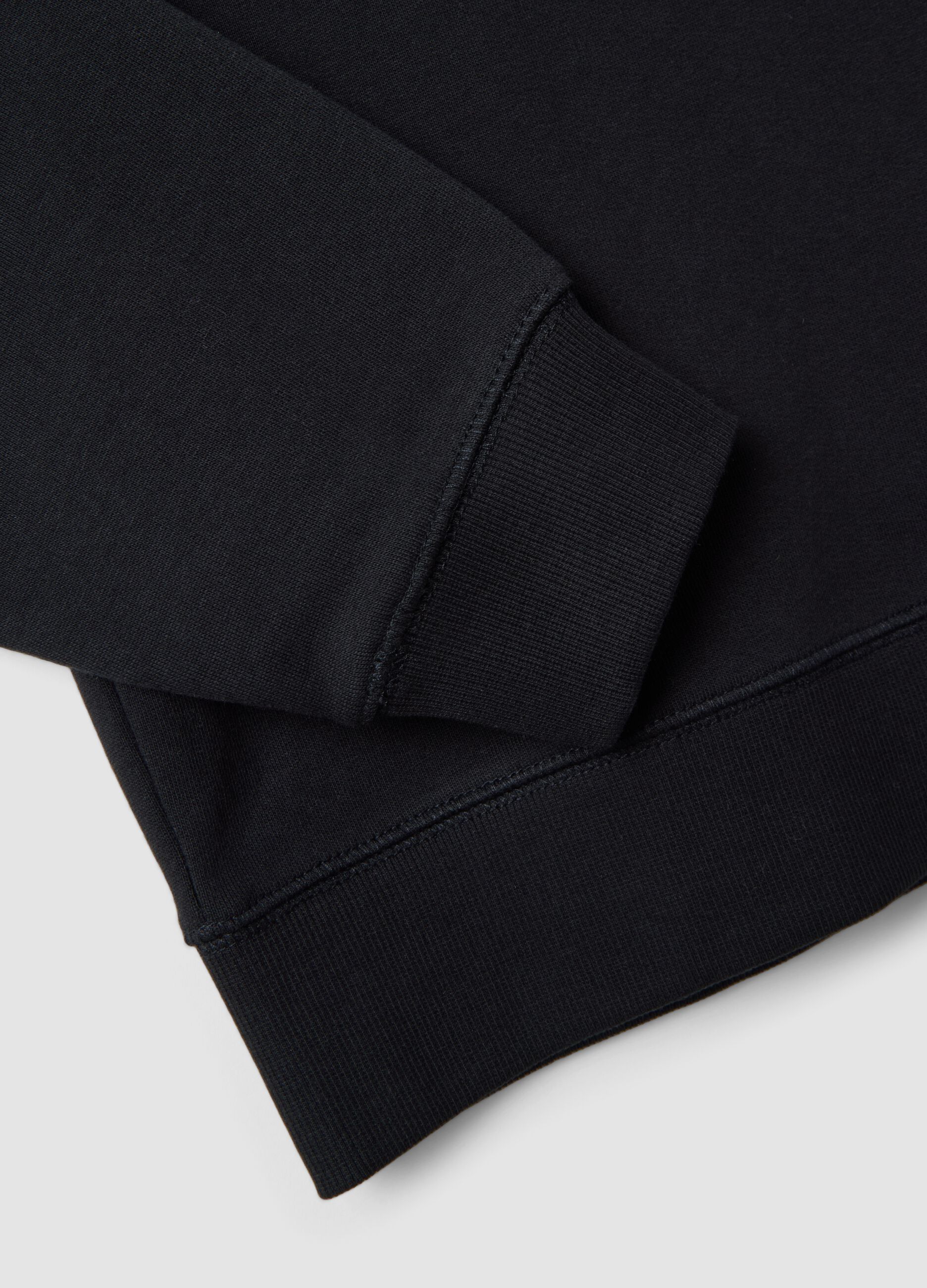 Black crew-neck sweatshirt in pure organic cotton