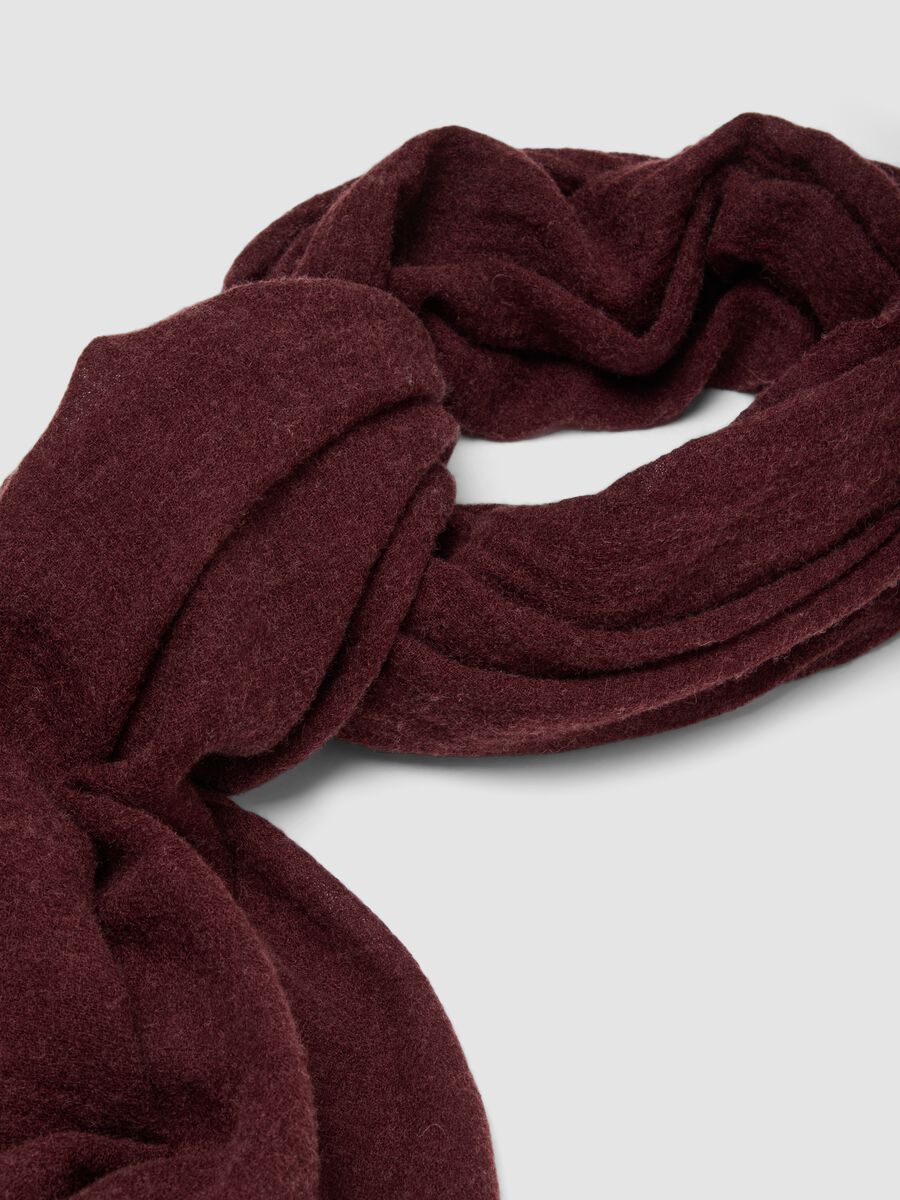 Red wool-blend scarf with fringed edges_1