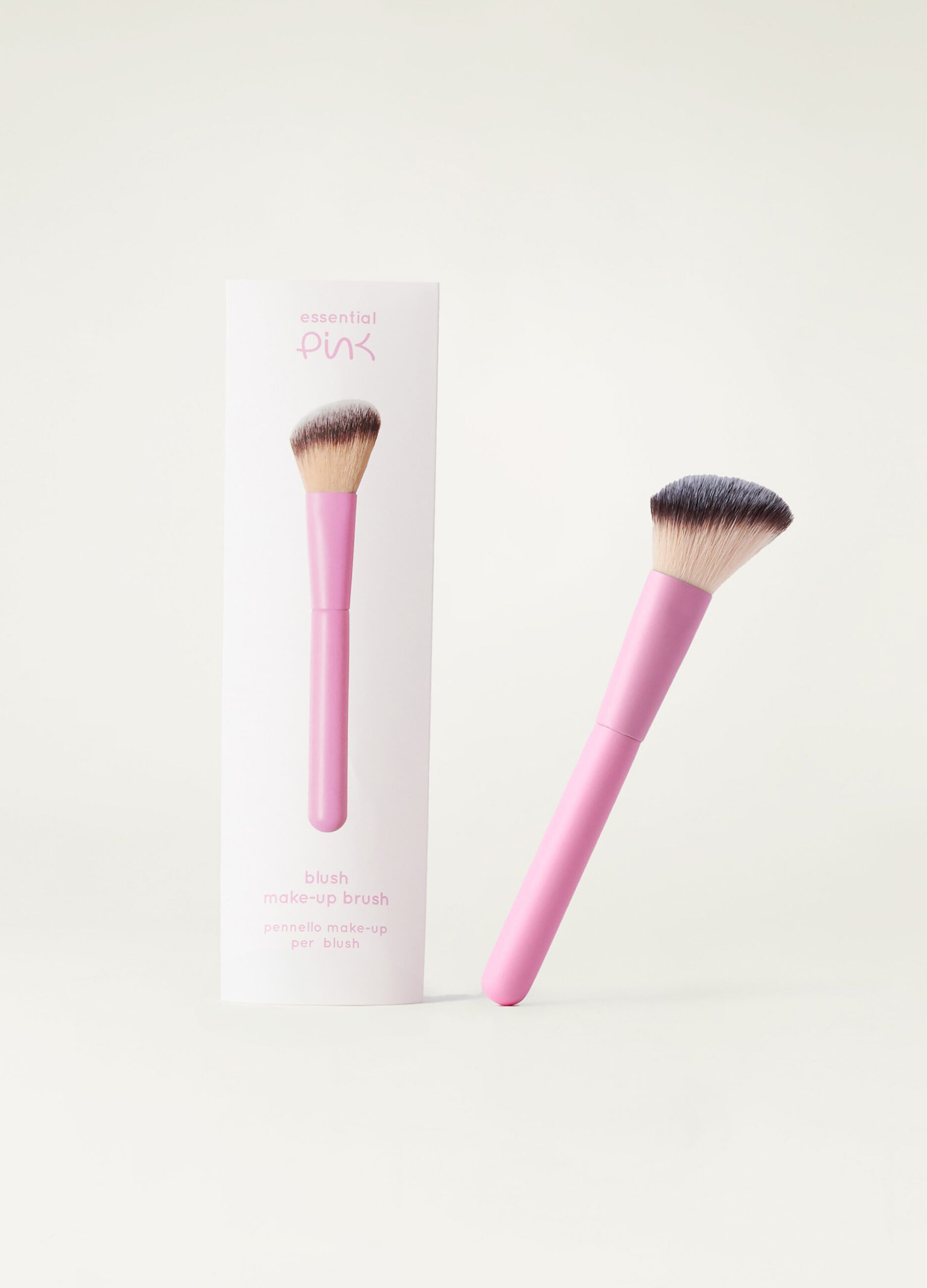 Make-up brush for blusher