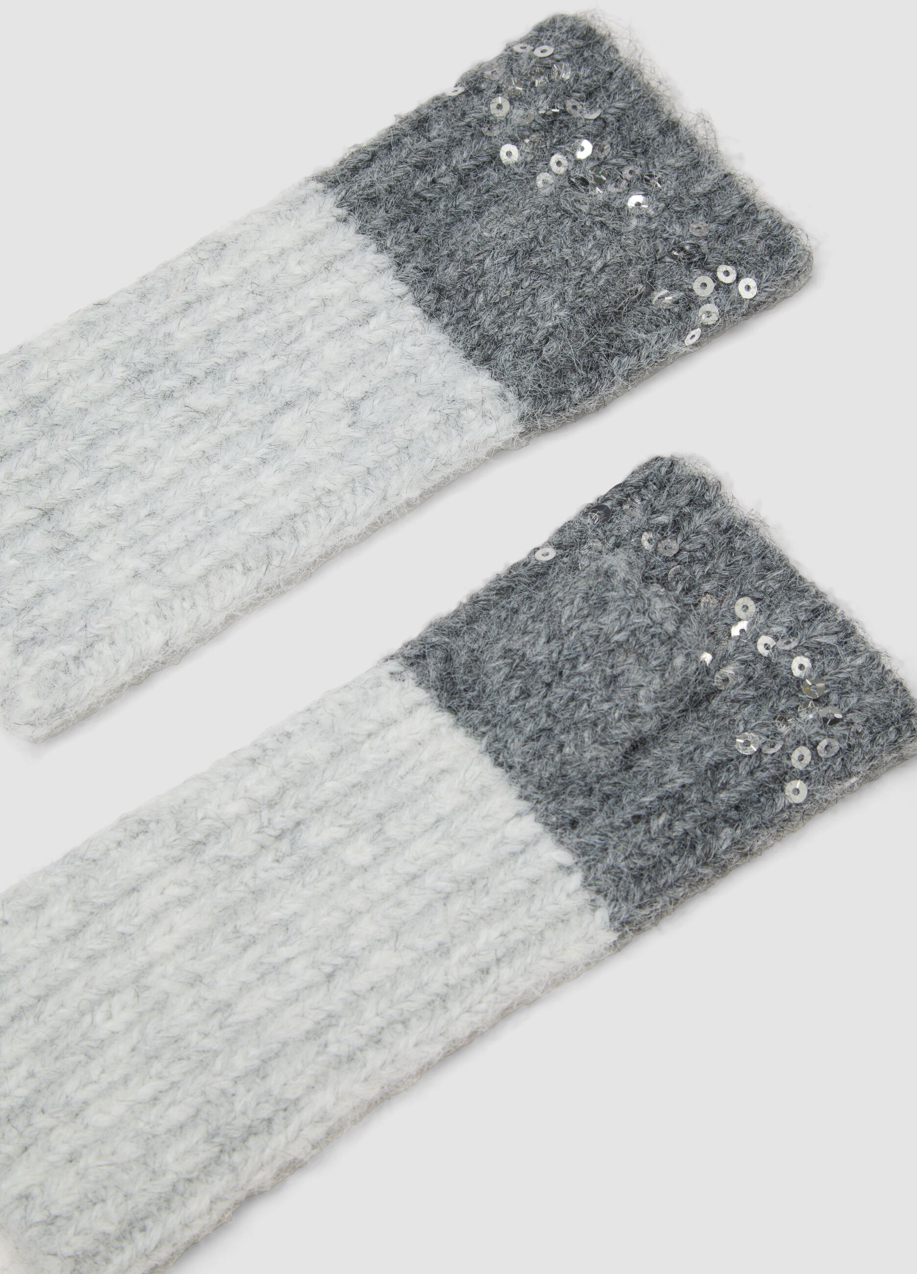 Grey stretch wool gloves with sequins