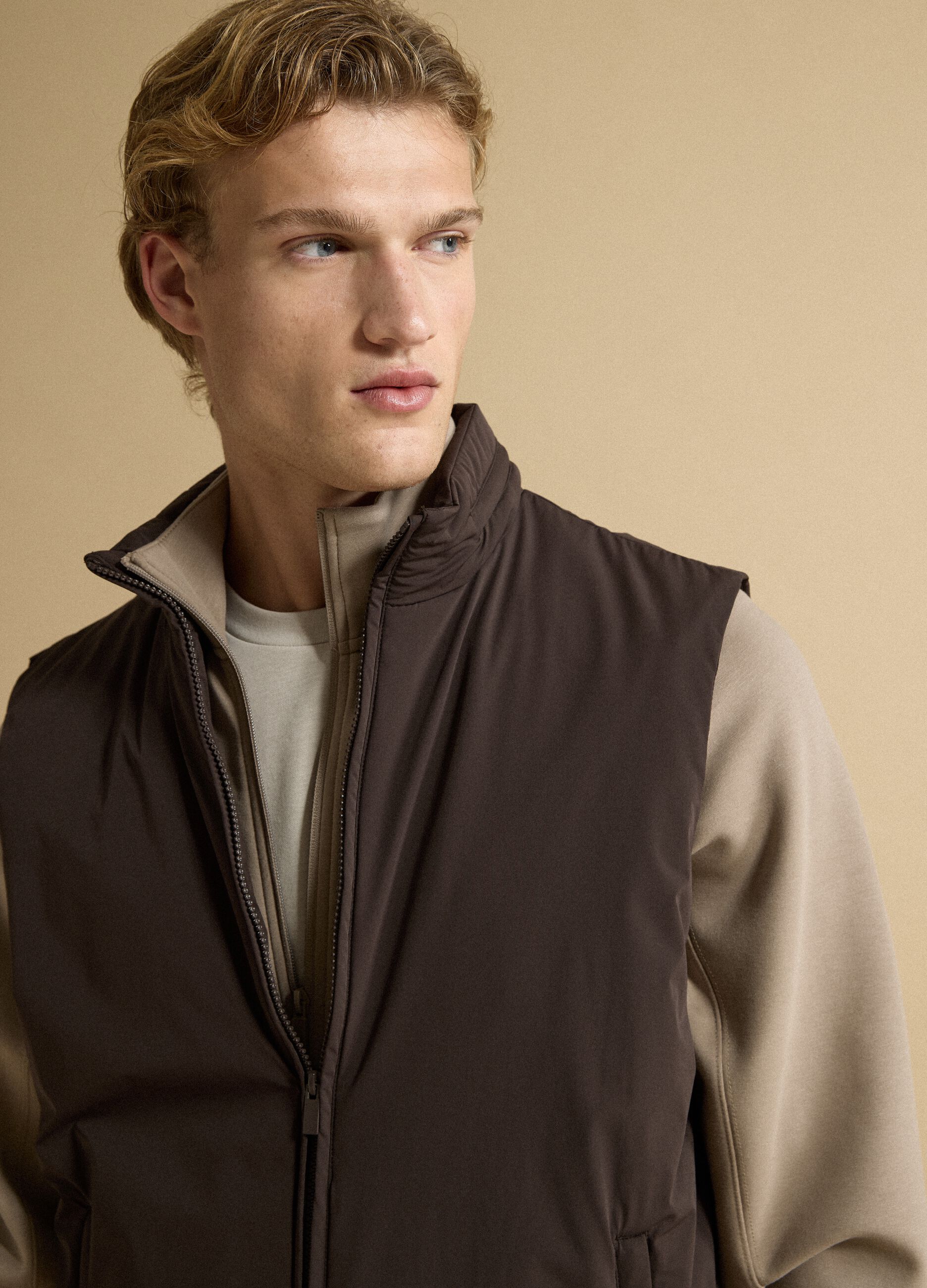 Brown stretch-fabric gilet with zip