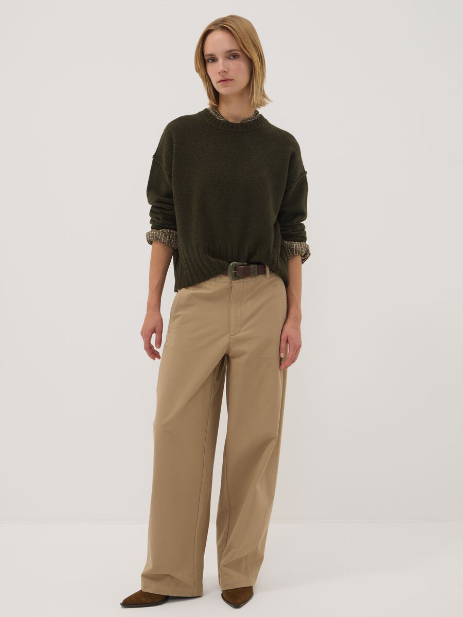 بنطال The Iconic Pants بيج بقصة Barrel من مزيج قطن مطاطي_0