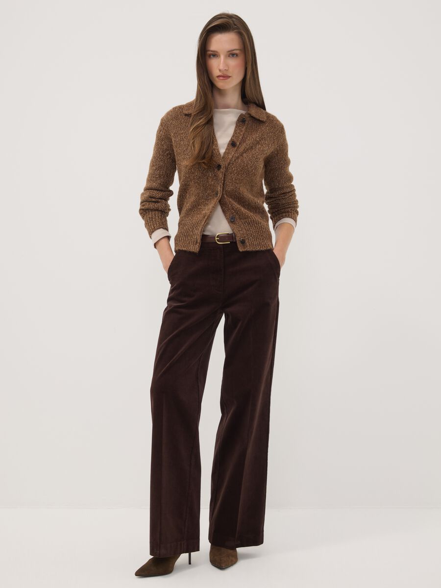 بنطال The Iconic Pants بني من قطن مطاطي مضلّع بقصّة مستقيمة_0