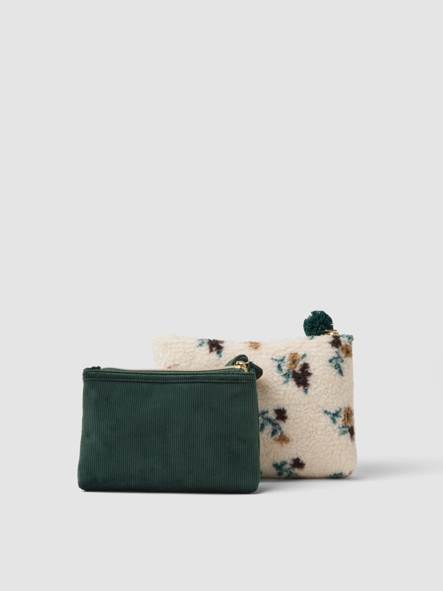 Set di due pochette bianche e verde con fantasia floreale_1